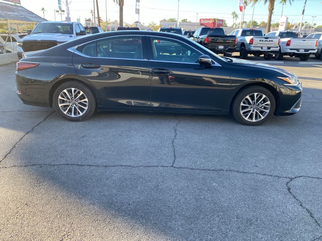 Used 2025 Lexus ES  Sedan