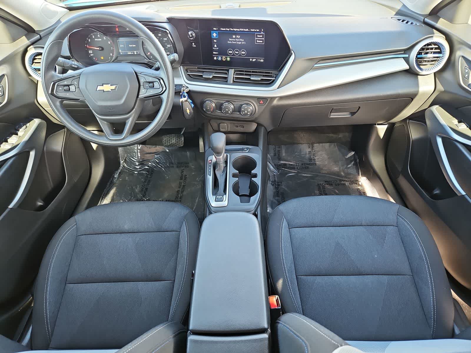 Thumbnail: 2025 Chevrolet Trax - 16