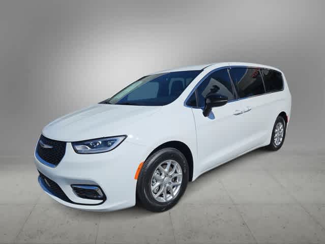 Thumbnail: 2026 Chrysler Pacifica - 4