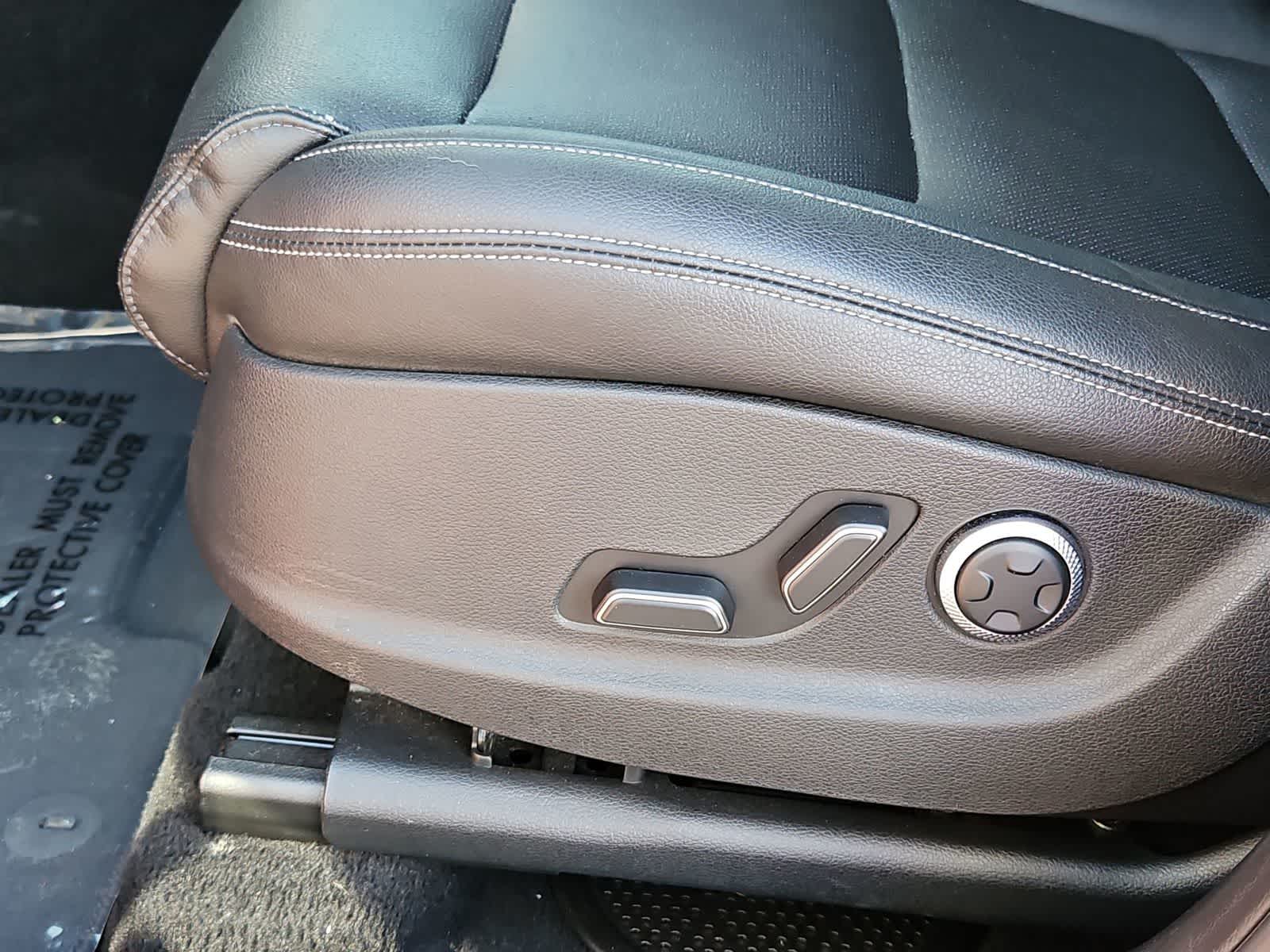 Thumbnail: 2025 Genesis GV70 - 18