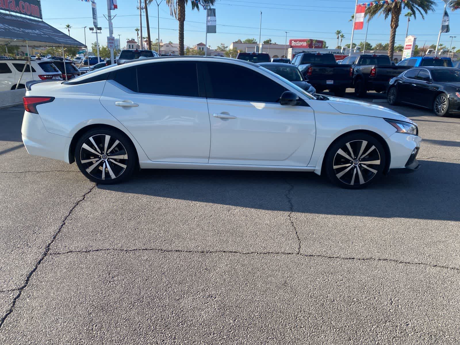 Thumbnail: 2019 Nissan Altima - 4