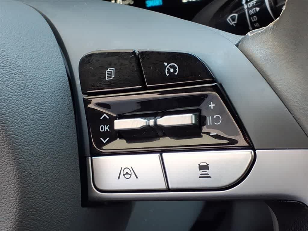 Thumbnail: 2023 Hyundai Elantra - 18