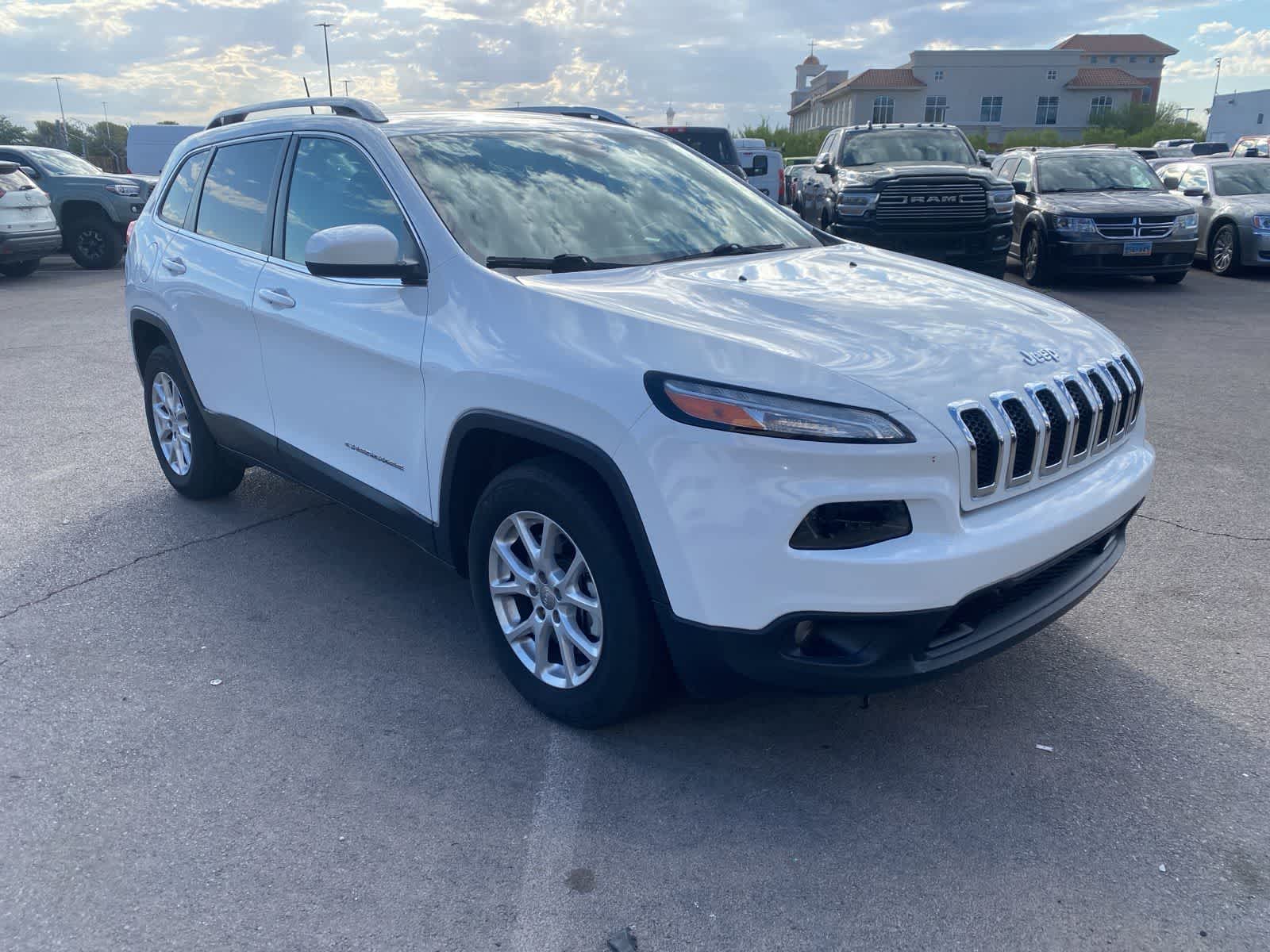 Thumbnail: 2017 Jeep Cherokee - 3