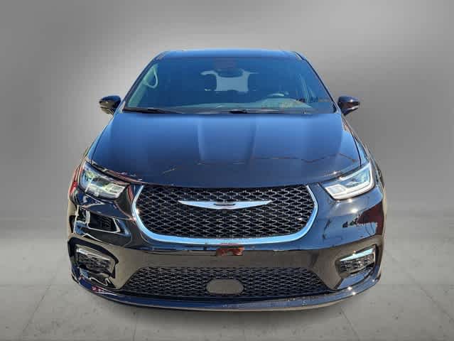 Thumbnail: 2026 Chrysler Pacifica - 4