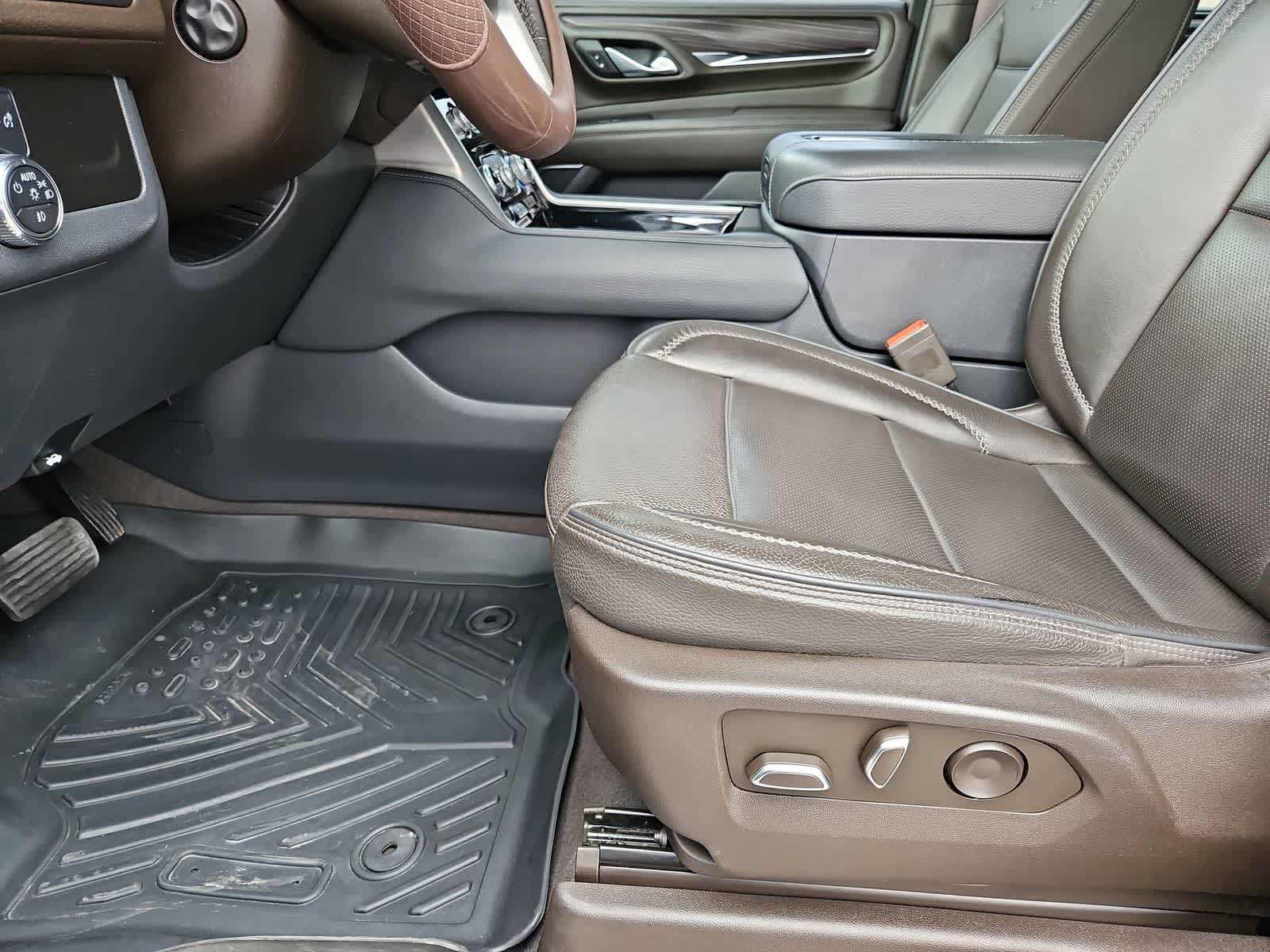 Thumbnail: 2023 GMC Yukon - 17