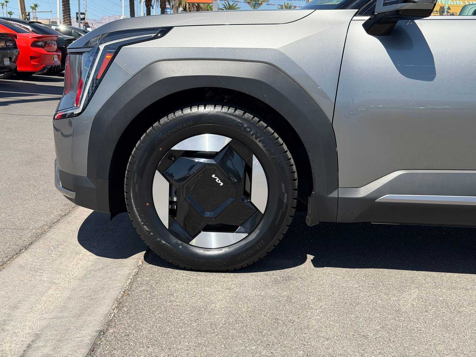 Thumbnail: 2024 Kia EV9 - 35