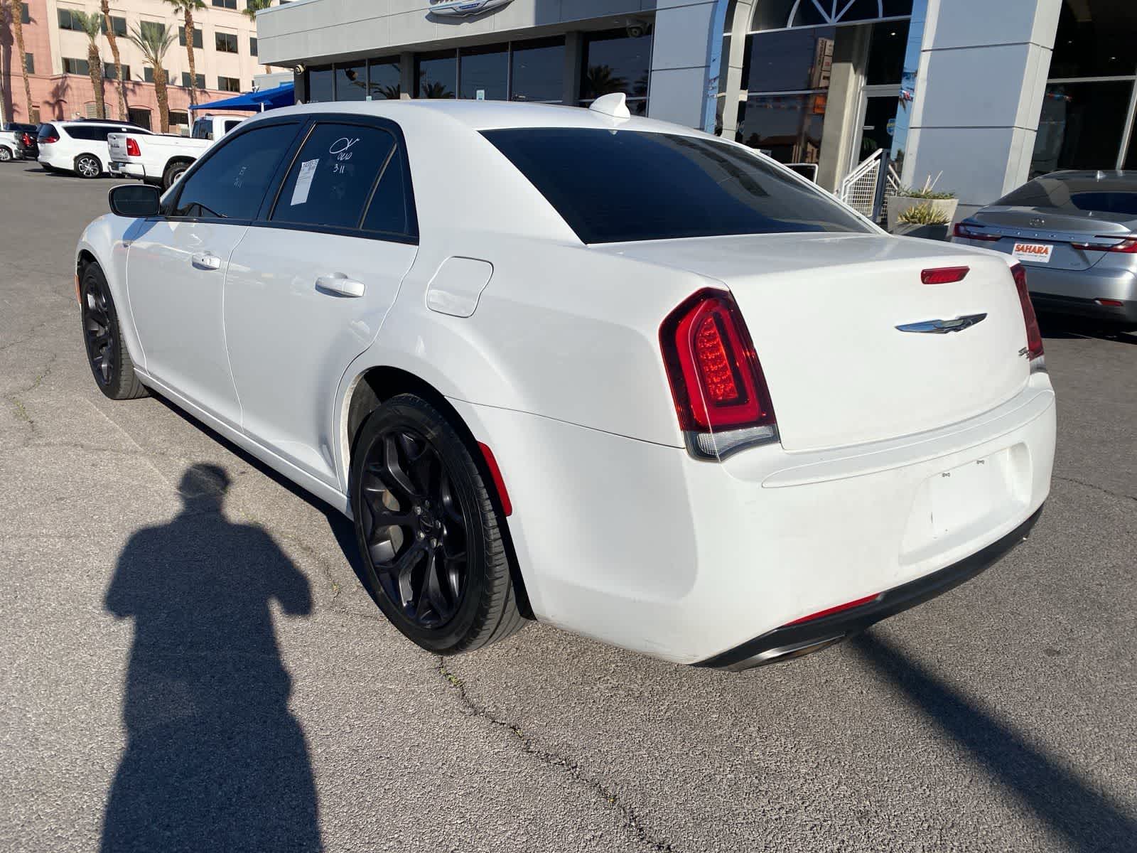 Thumbnail: 2019 Chrysler 300 - 8