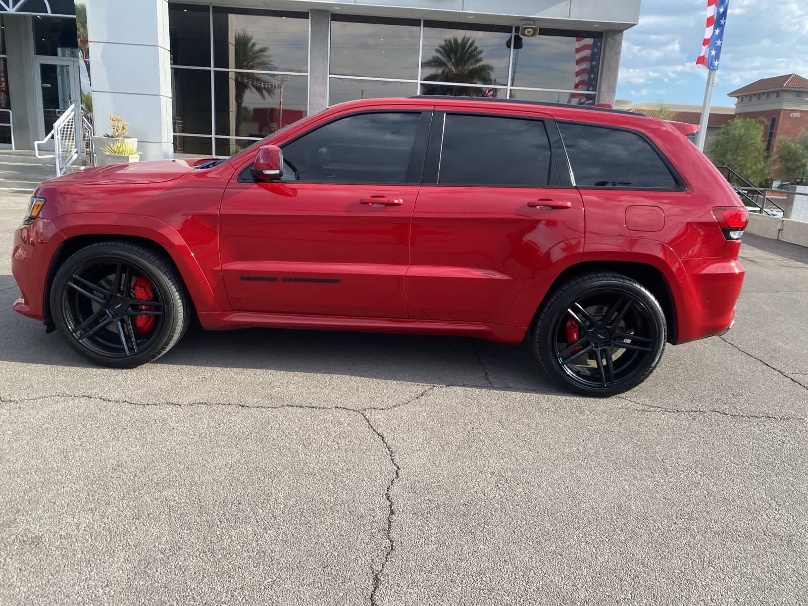 Thumbnail: 2018 Jeep Grand Cherokee - 10