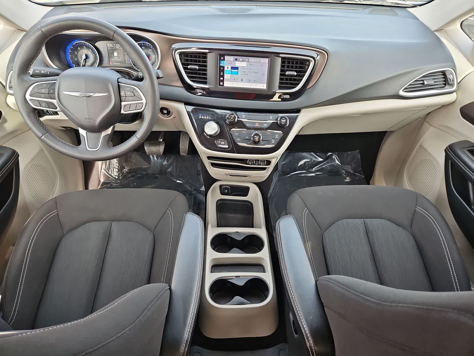 Thumbnail: 2023 Chrysler Voyager - 16