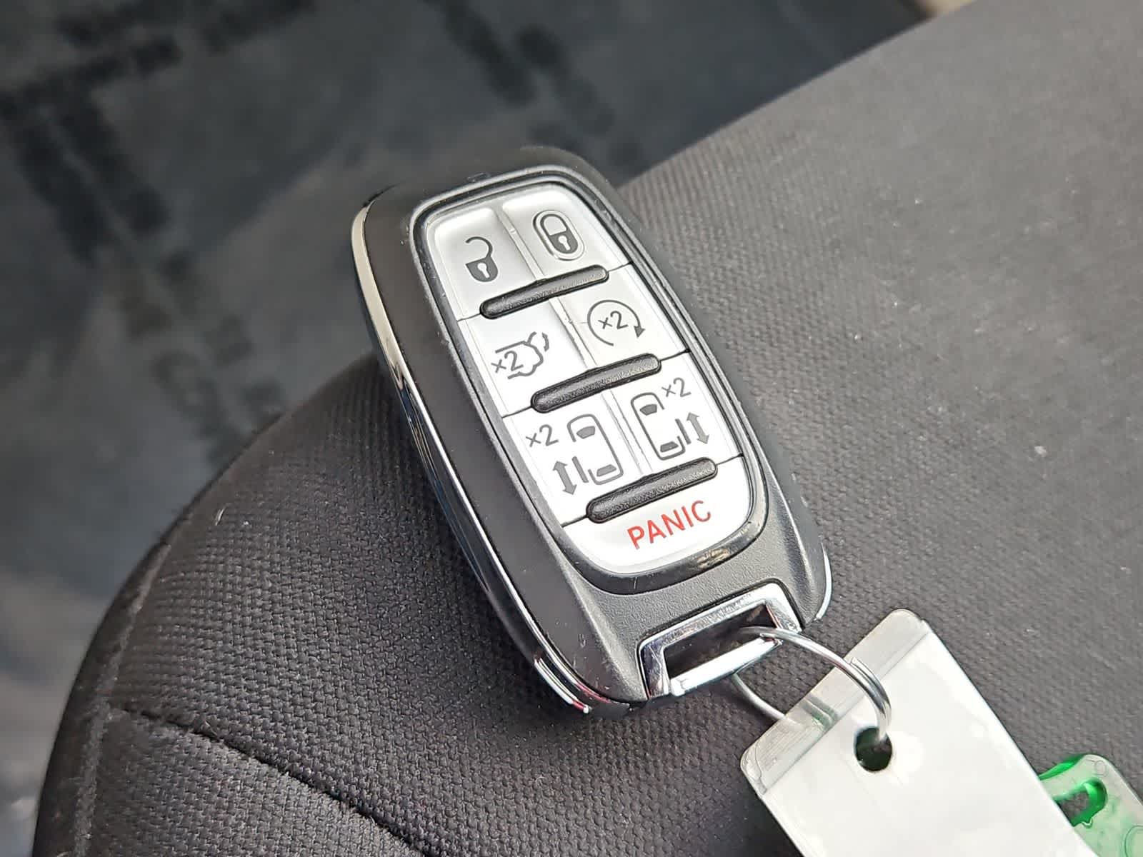 Thumbnail: 2023 Chrysler Voyager - 34