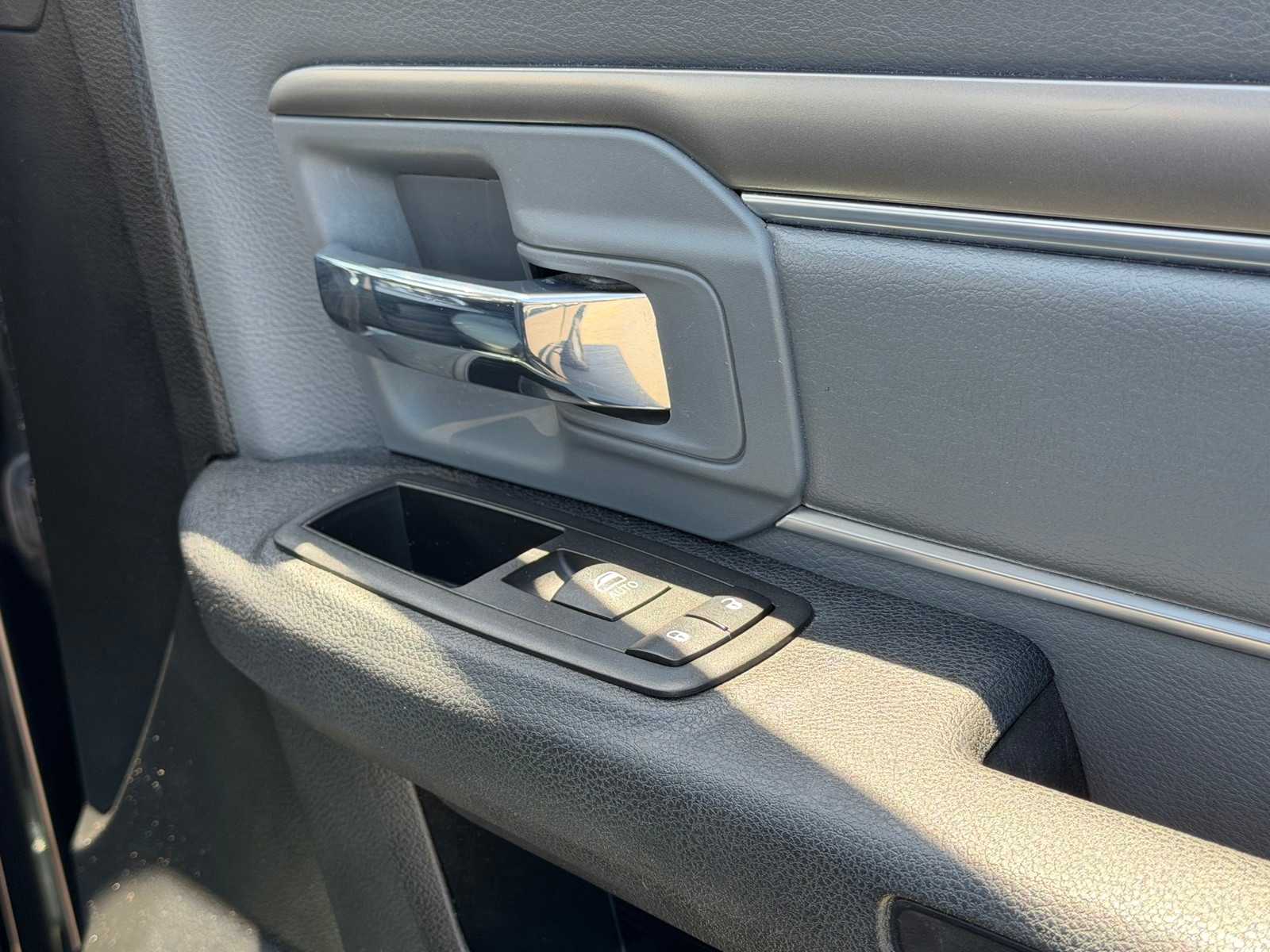 Thumbnail: 2023 RAM 1500 Classic - 30