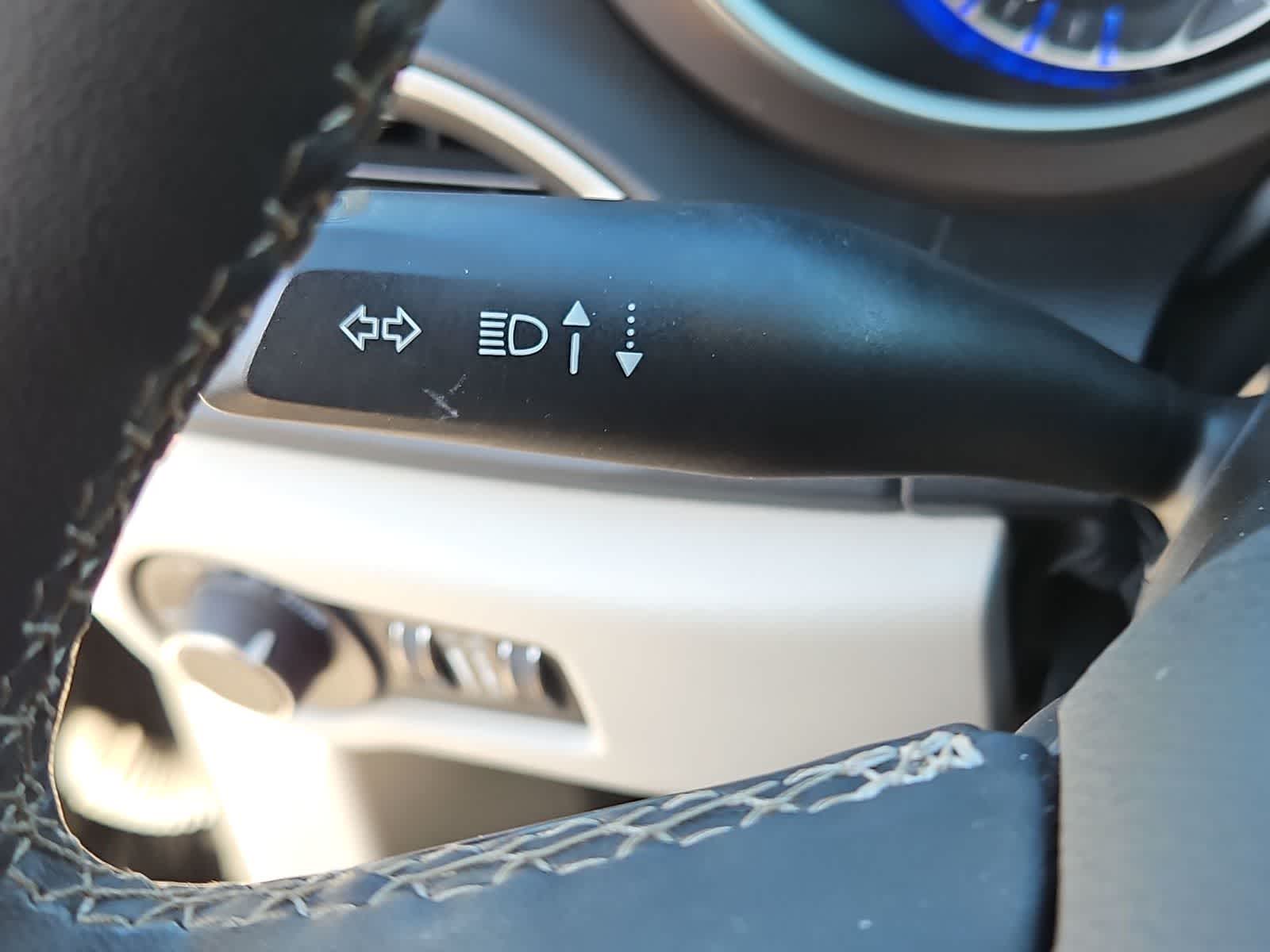 Thumbnail: 2023 Chrysler Voyager - 27