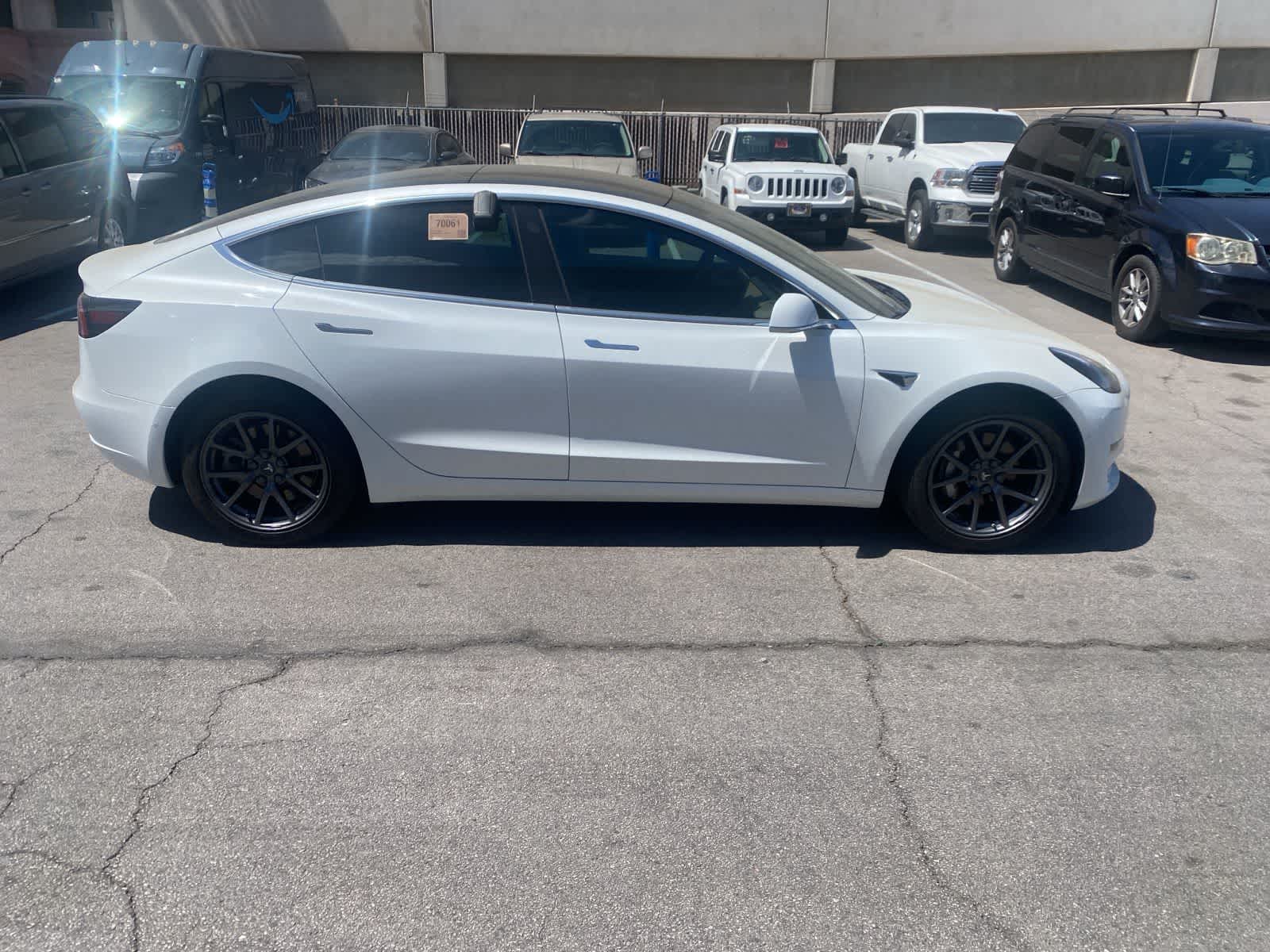 Thumbnail: 2019 Tesla Model 3 - 5