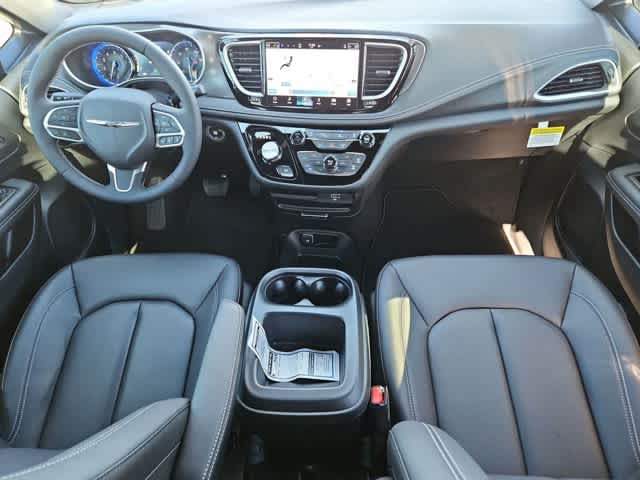 Thumbnail: 2026 Chrysler Pacifica - 15