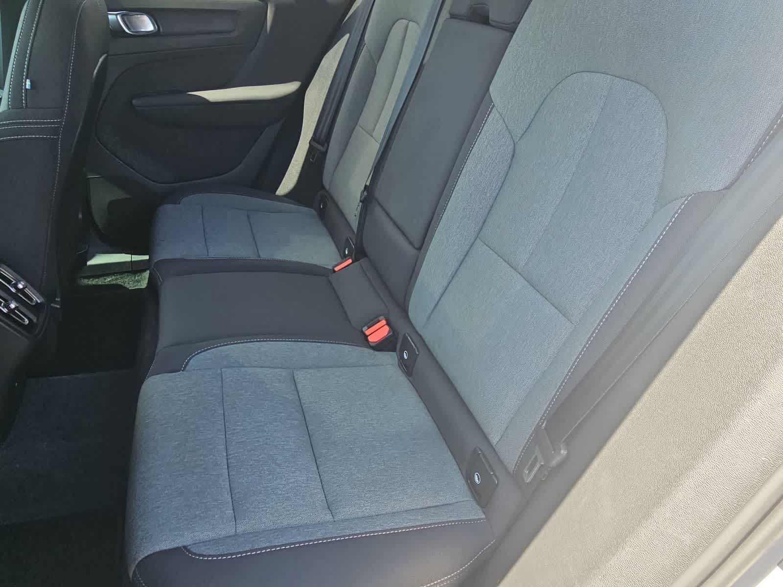 Thumbnail: 2024 Volvo XC40 - 19