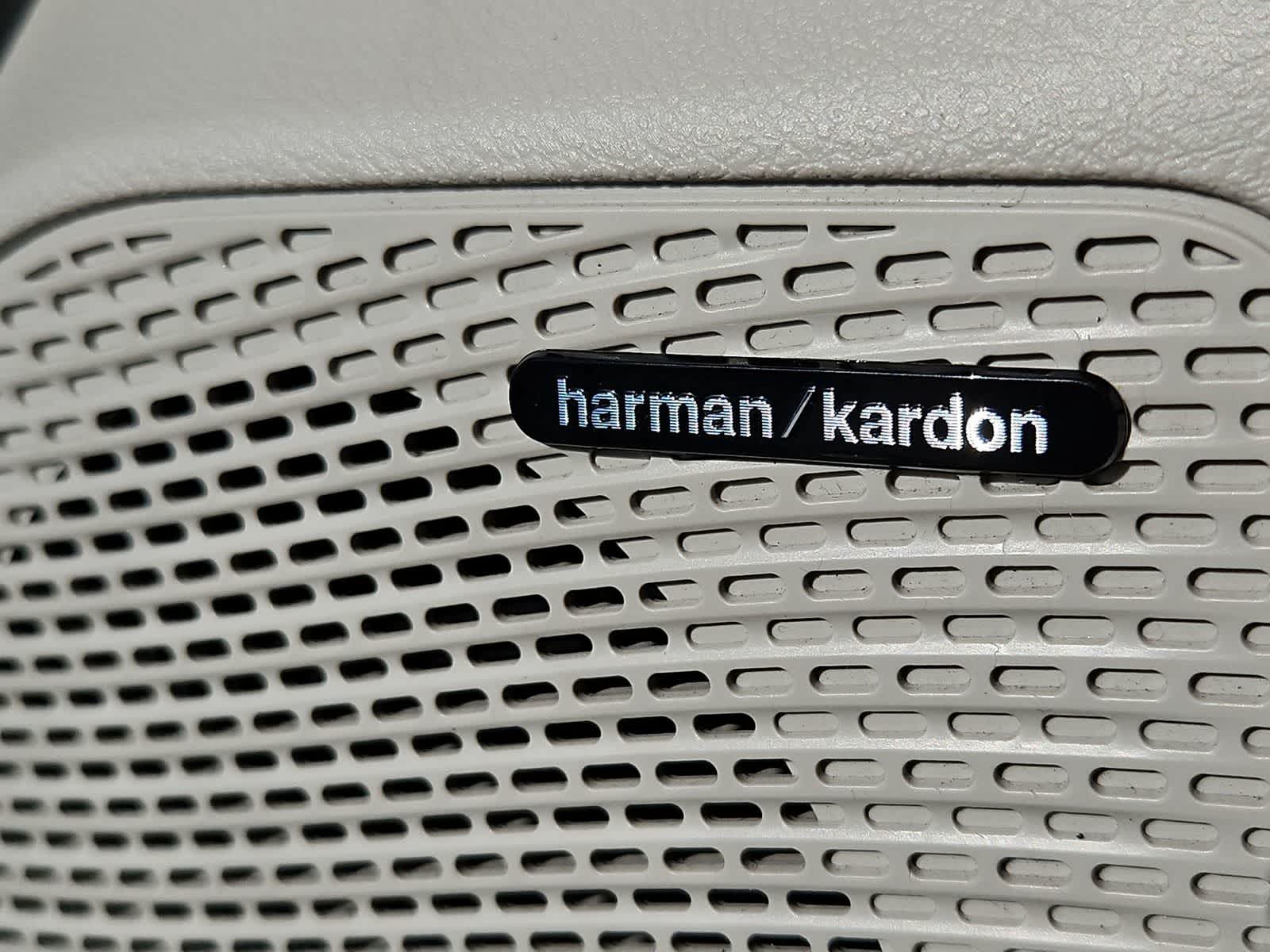 Thumbnail: 2022 Chrysler Pacifica - 32