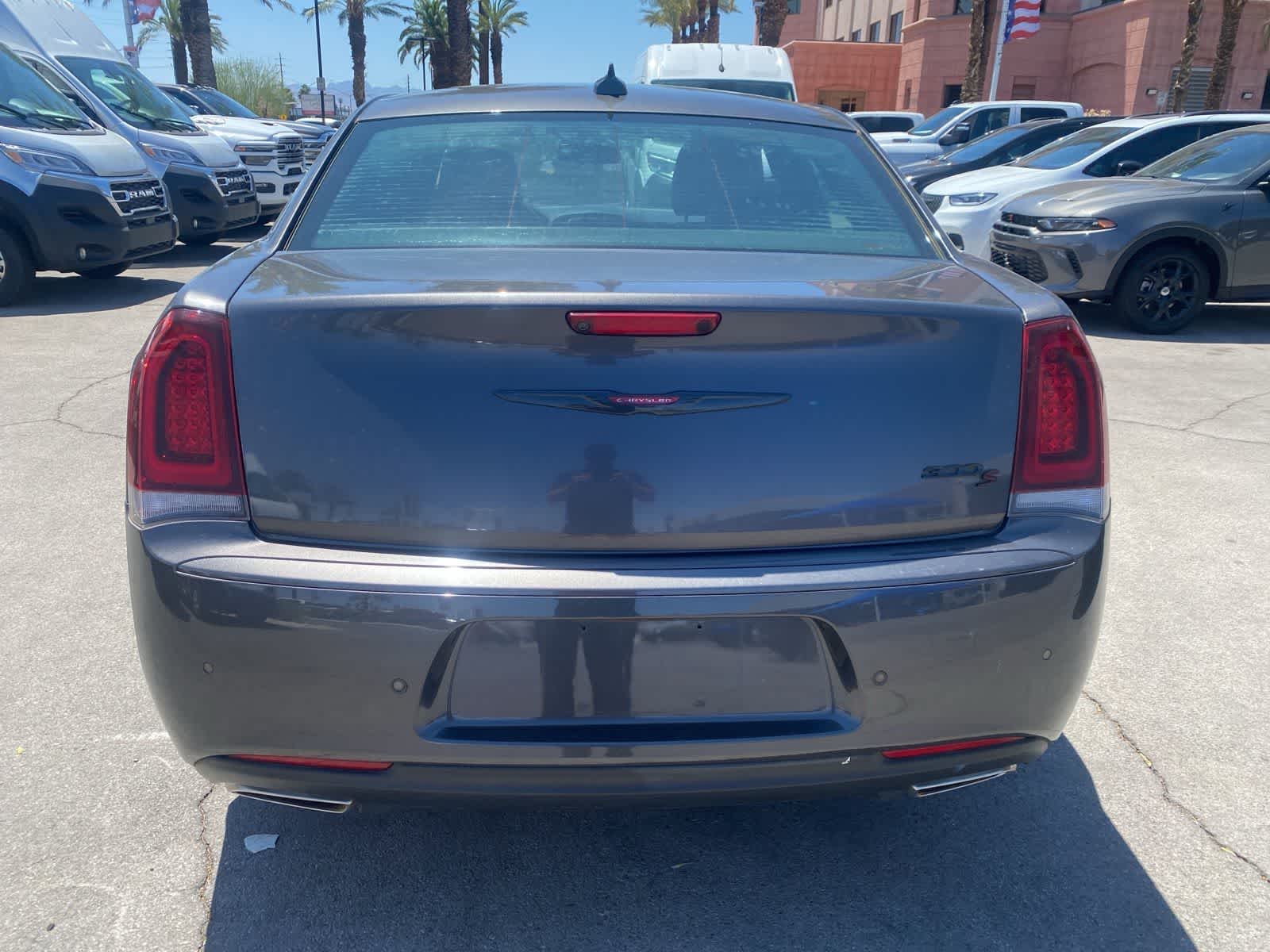2022 Chrysler 300 S 8