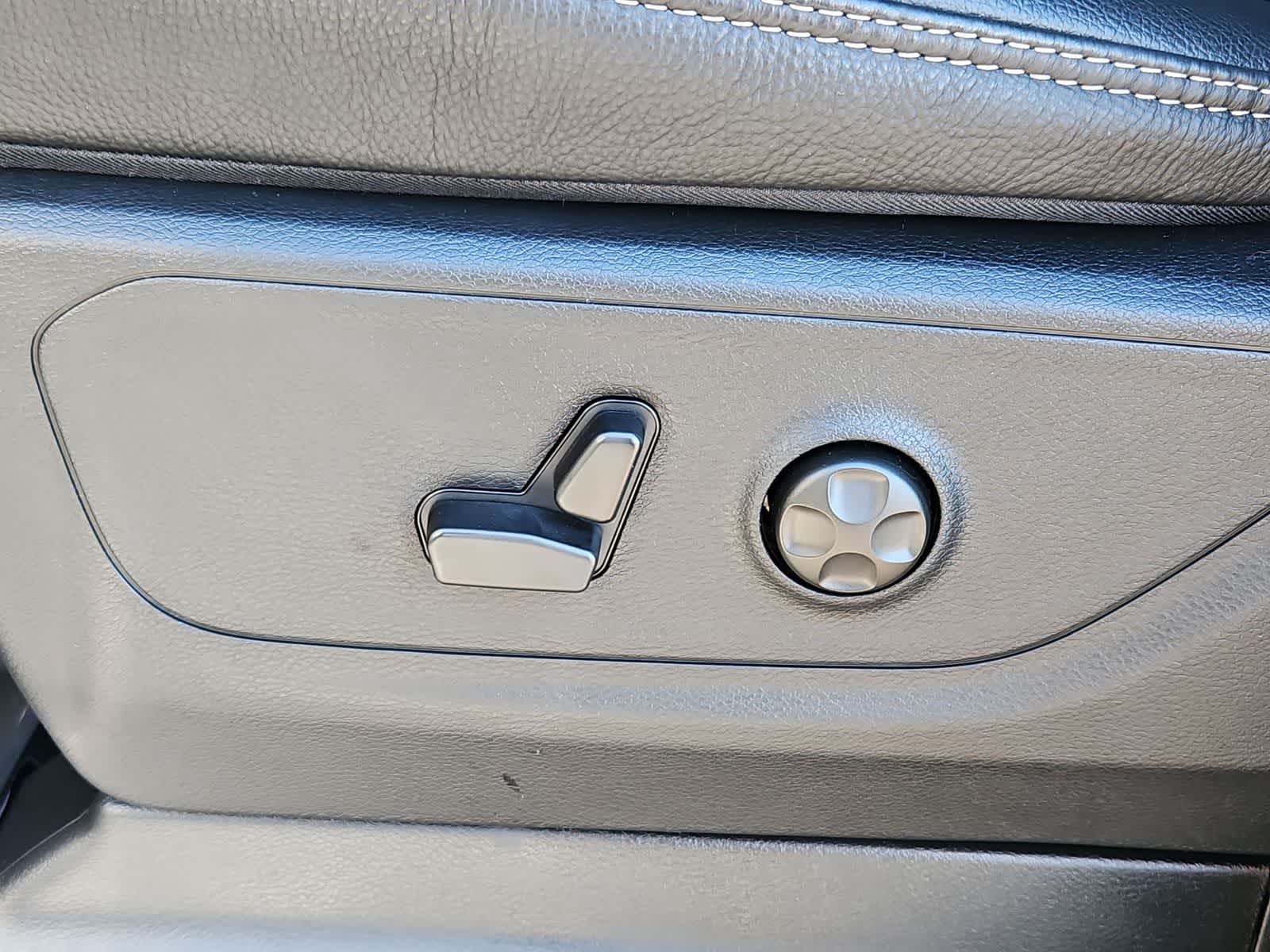 Thumbnail: 2026 RAM 1500 - 18