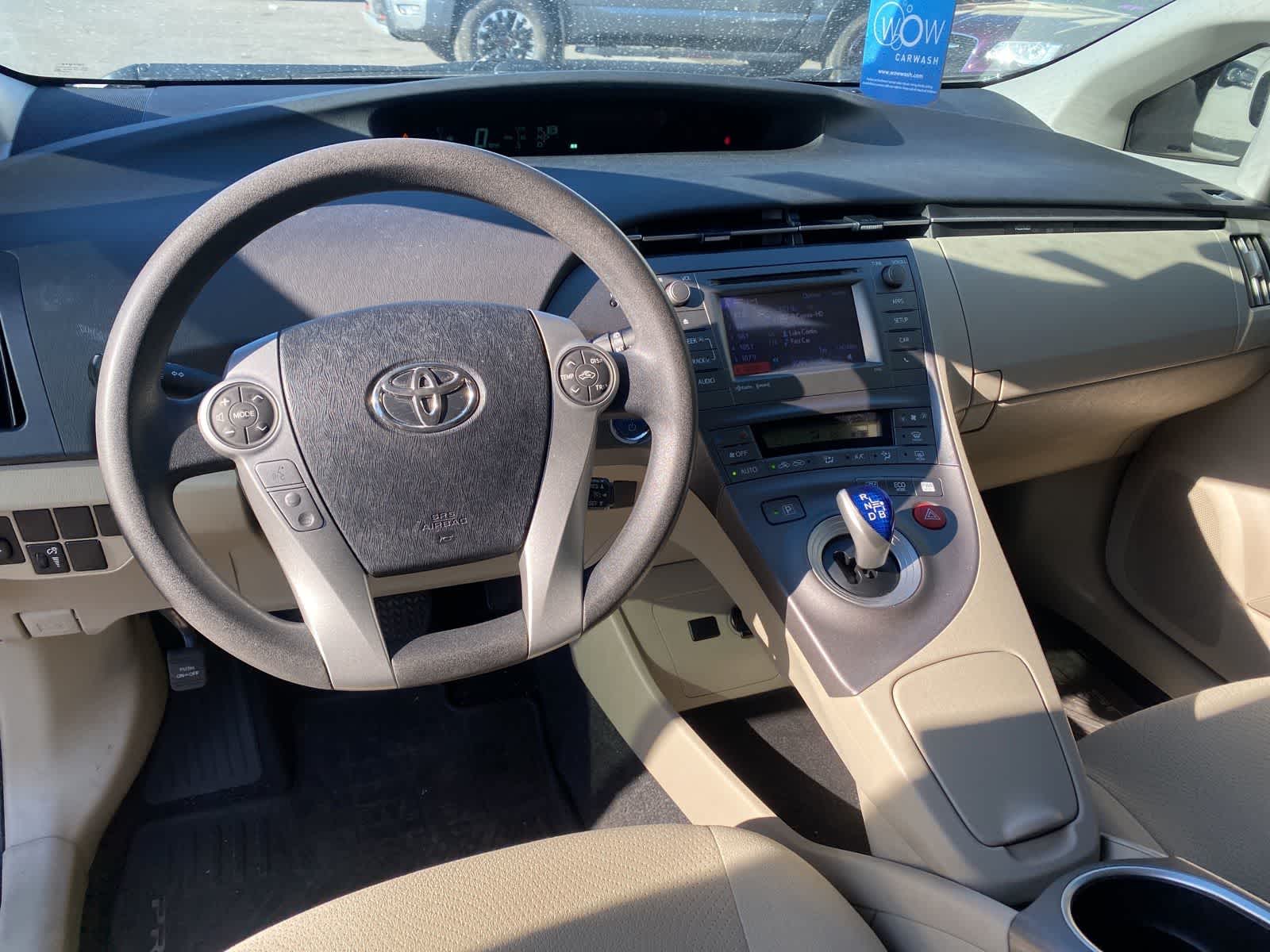 2014 Toyota Prius Three 11