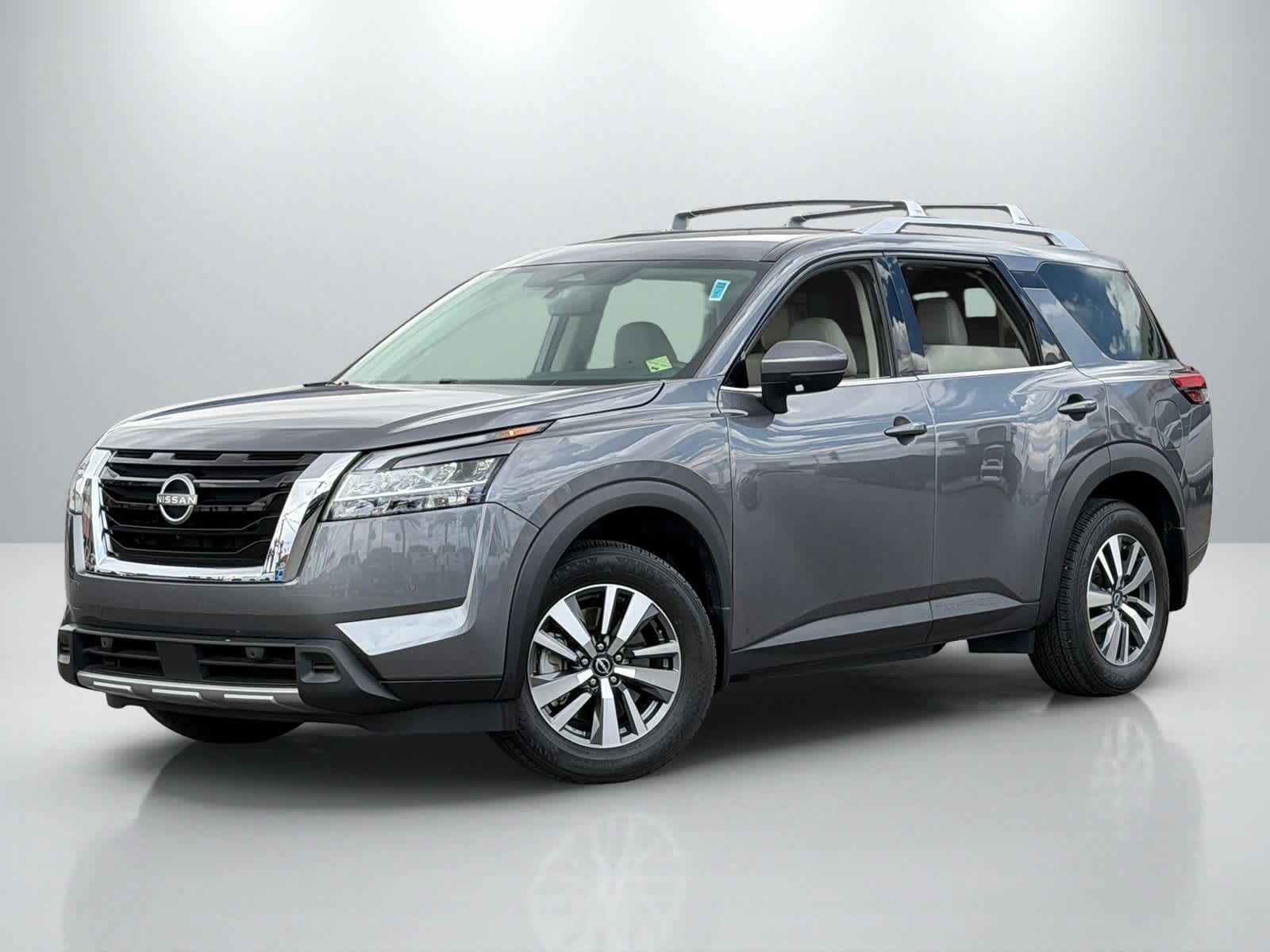 2024 Nissan Pathfinder SL 2WD's photo