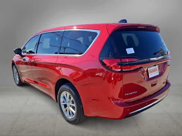 Thumbnail: 2026 Chrysler Pacifica - 8
