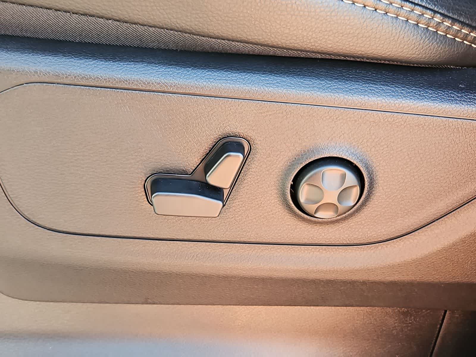 Thumbnail: 2026 RAM 1500 - 18