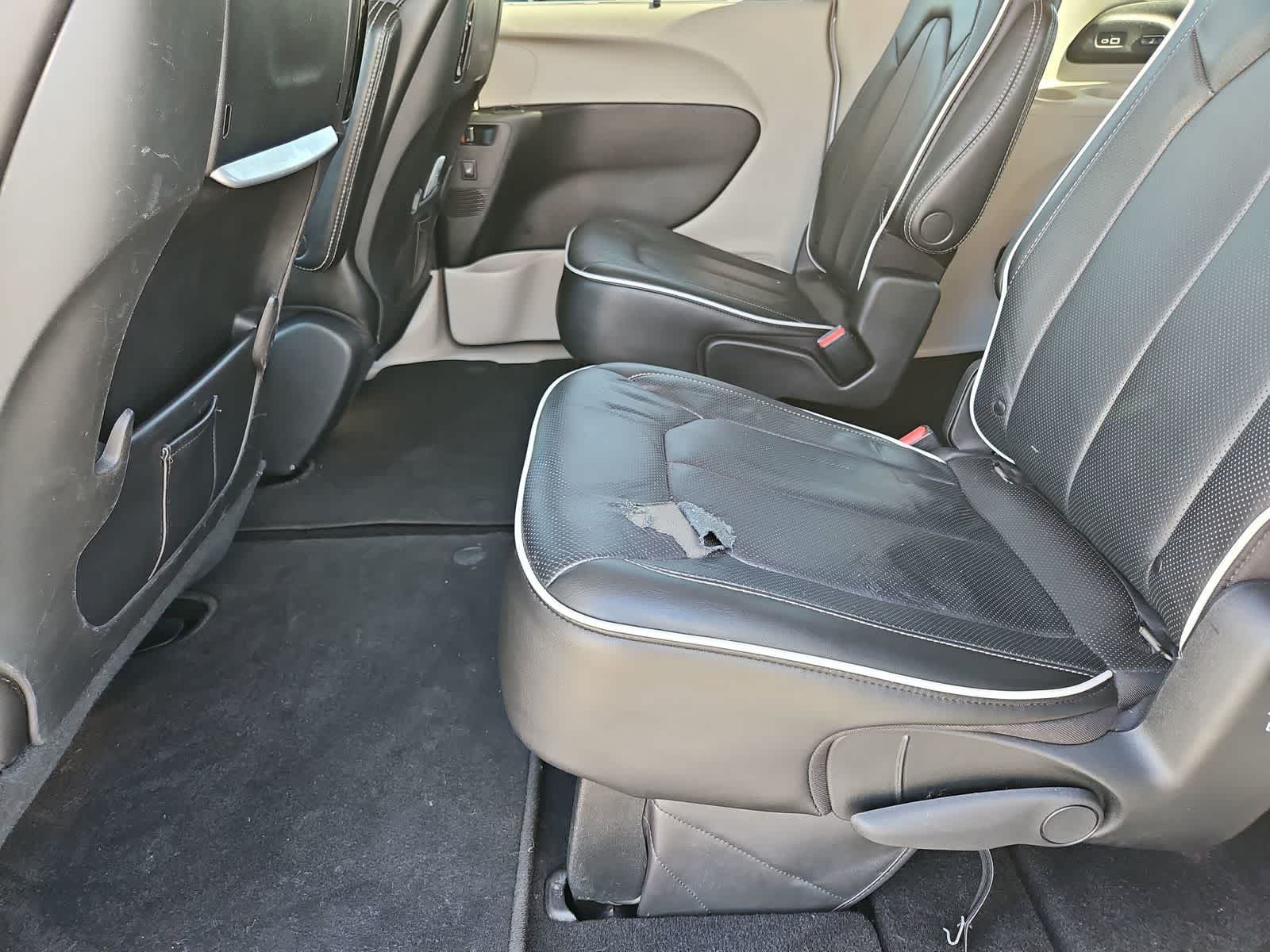 Thumbnail: 2022 Chrysler Pacifica - 20