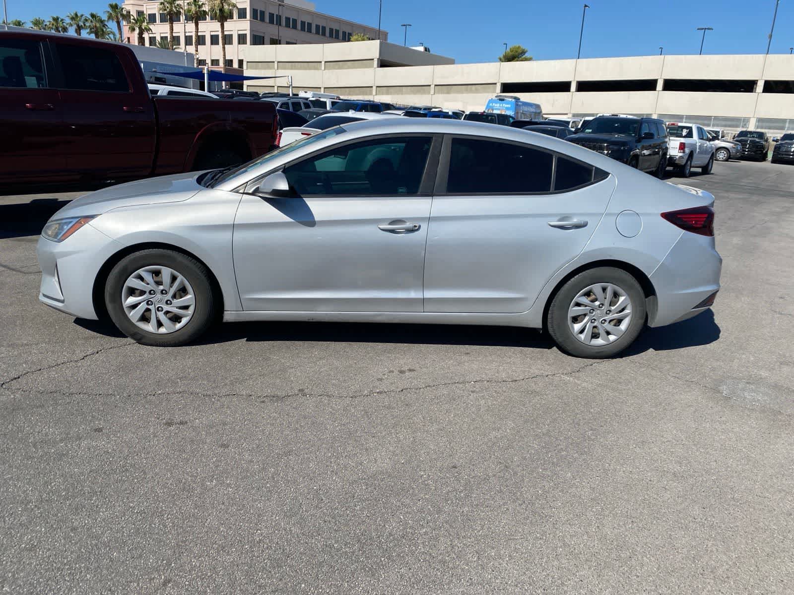 Thumbnail: 2020 Hyundai Elantra - 9