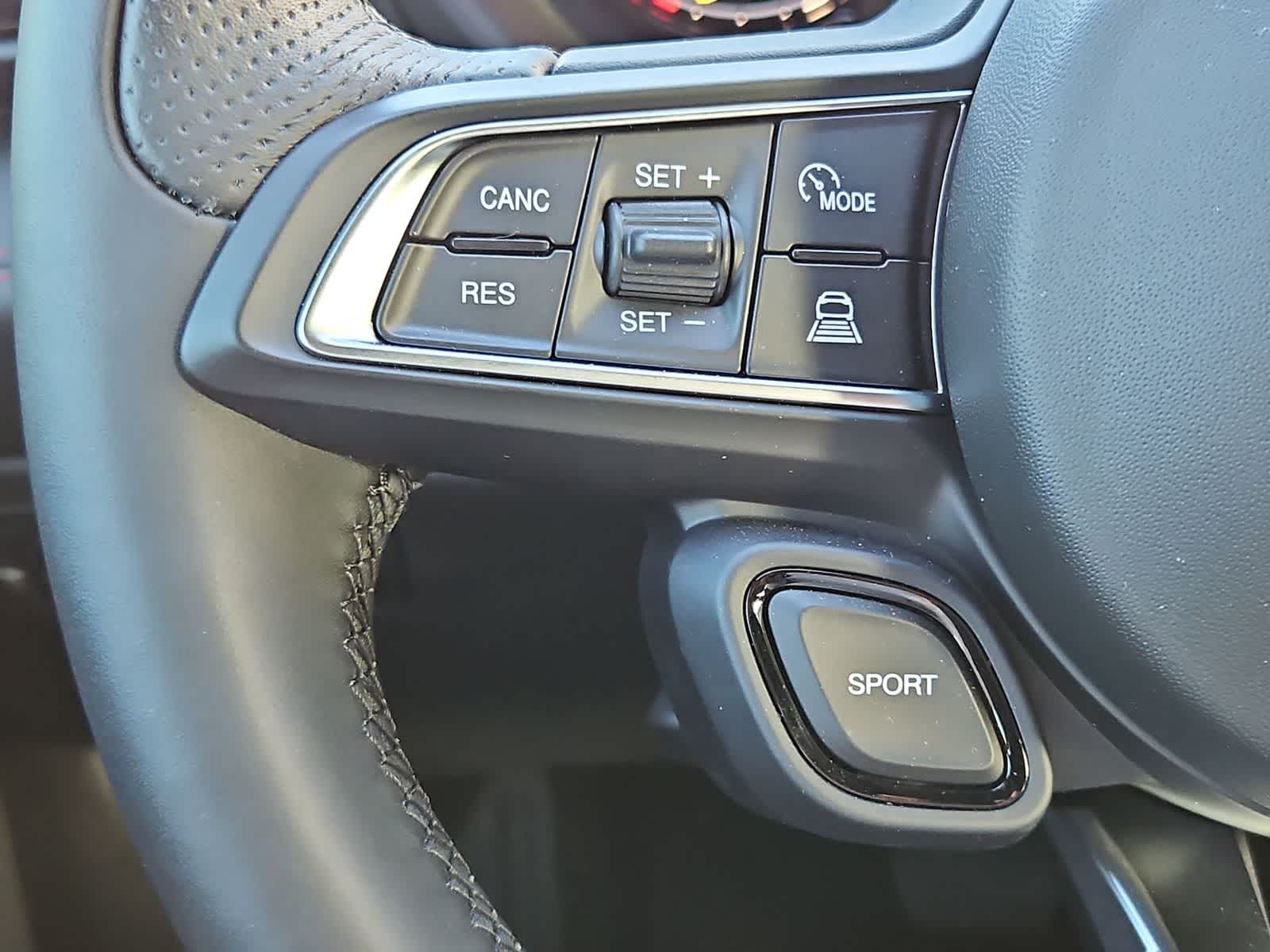 Thumbnail: 2025 Dodge Hornet - 21