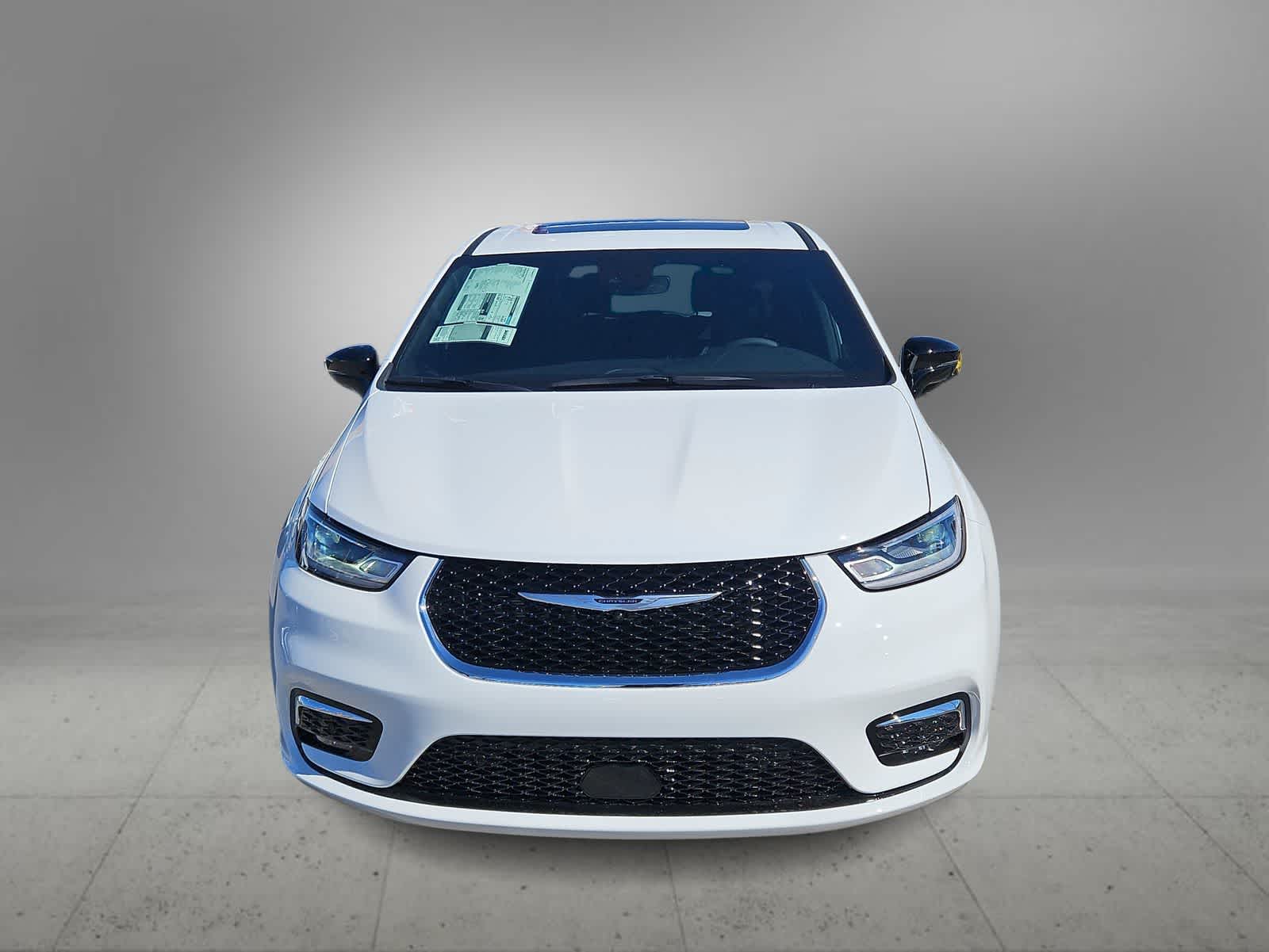 Thumbnail: 2026 Chrysler Pacifica - 3