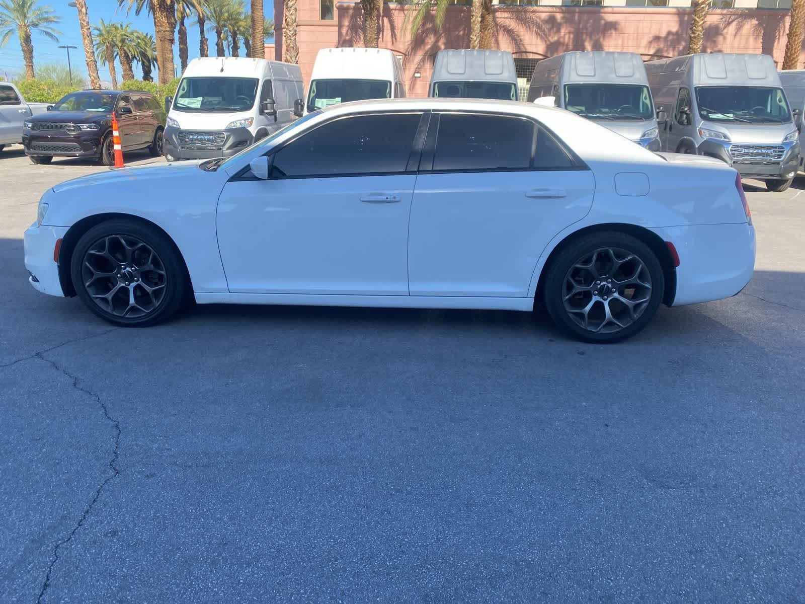 Thumbnail: 2016 Chrysler 300 - 9