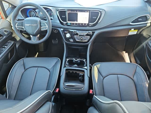 Thumbnail: 2026 Chrysler Pacifica - 19