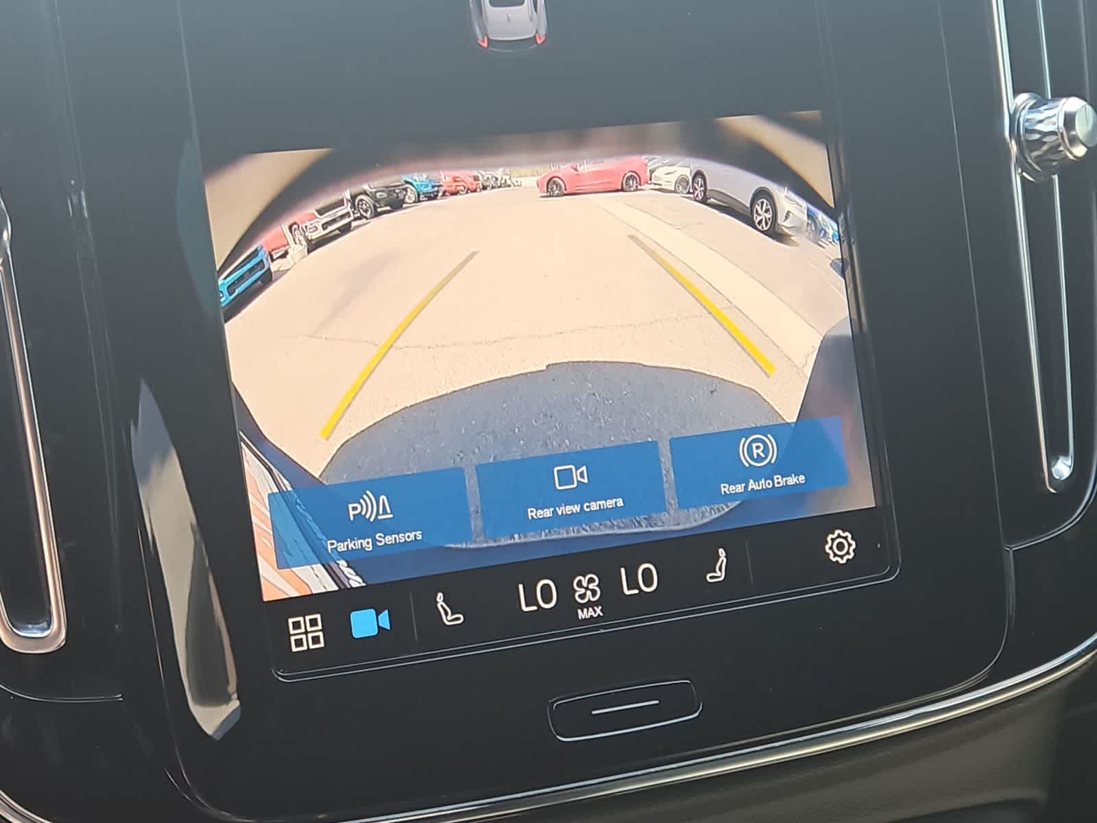 Thumbnail: 2024 Volvo XC40 - 29