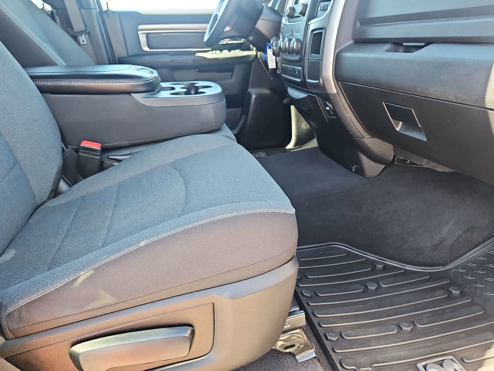 Thumbnail: 2022 RAM 1500 Classic - 26