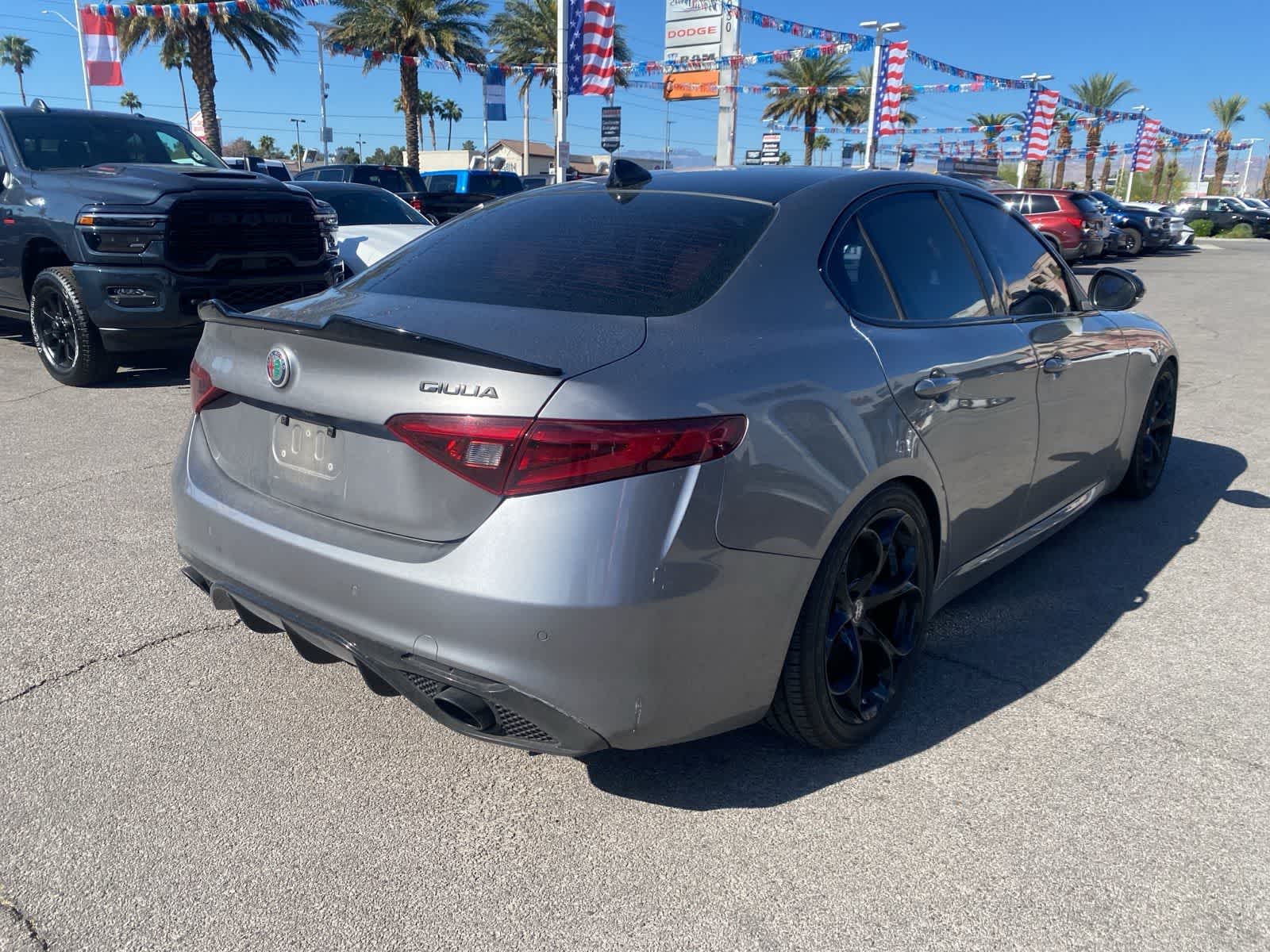 Thumbnail: 2020 Alfa Romeo Giulia - 6