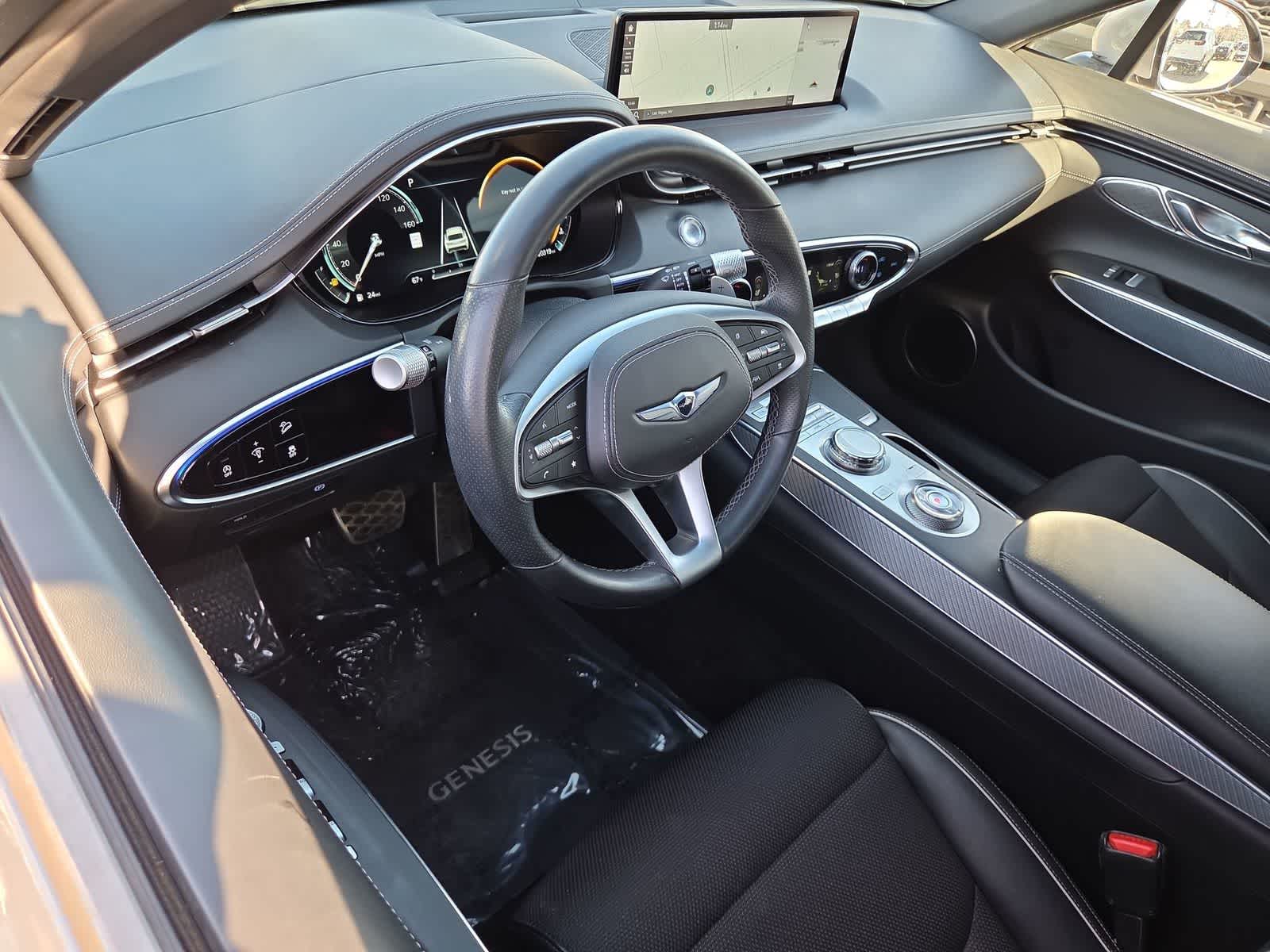 Thumbnail: 2023 Genesis GV70 - 11