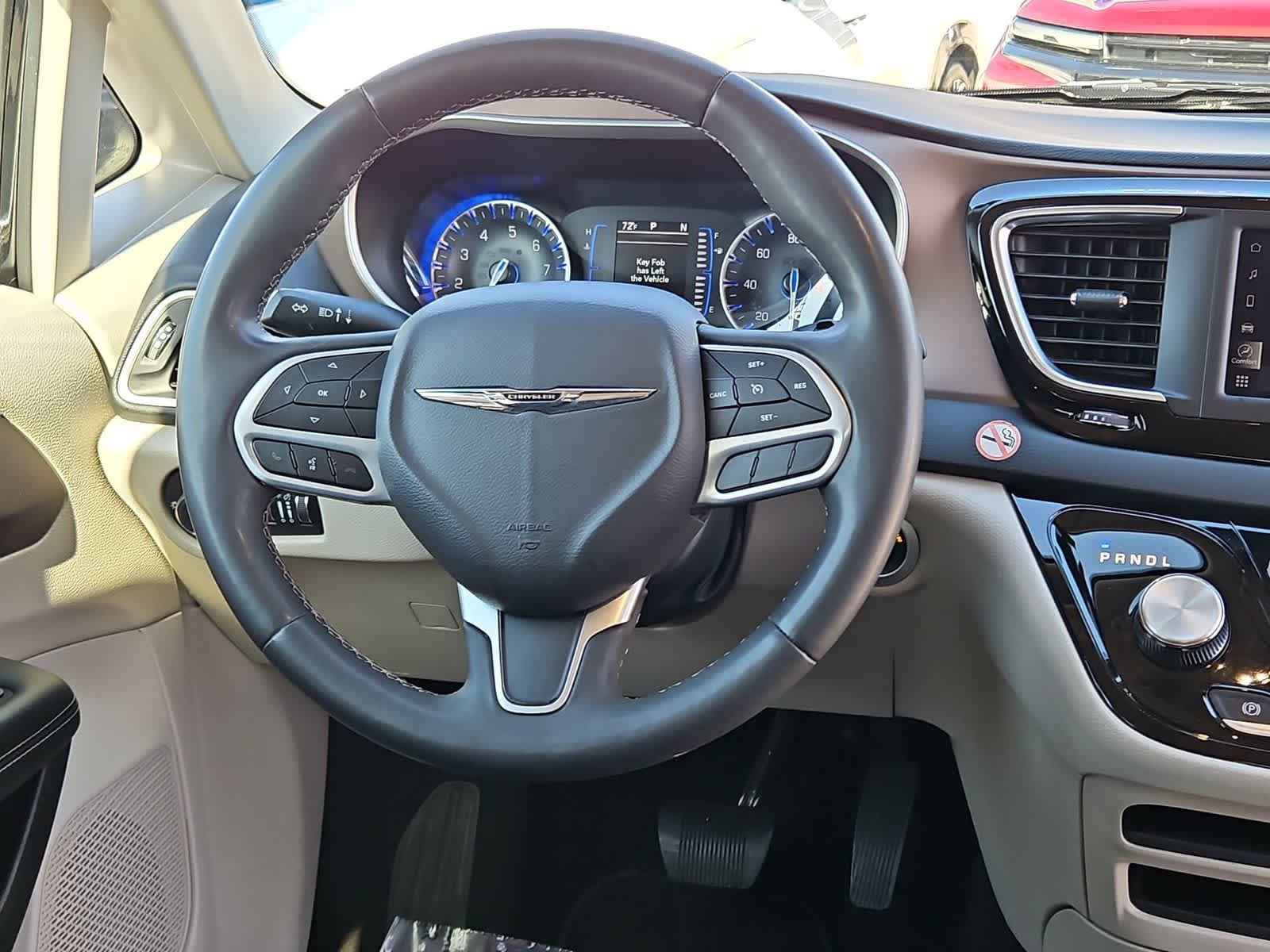 Thumbnail: 2023 Chrysler Voyager - 23