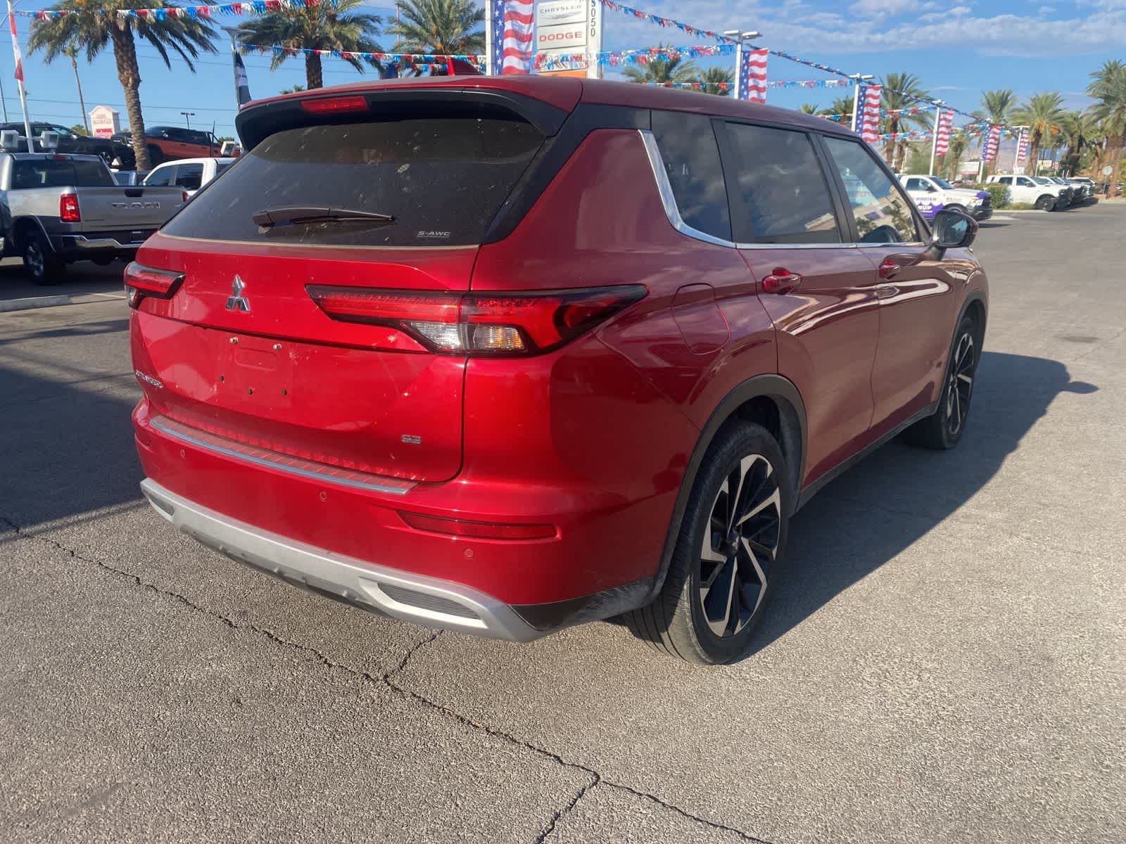 Thumbnail: 2024 Mitsubishi Outlander - 6