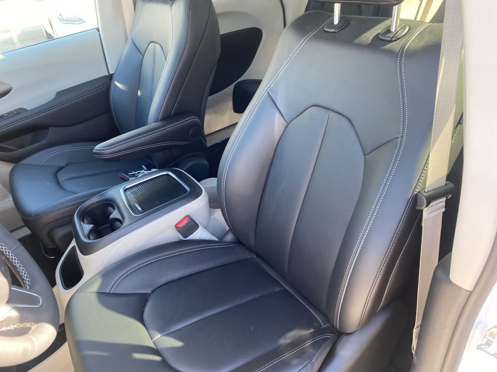 Thumbnail: 2024 Chrysler Pacifica - 12