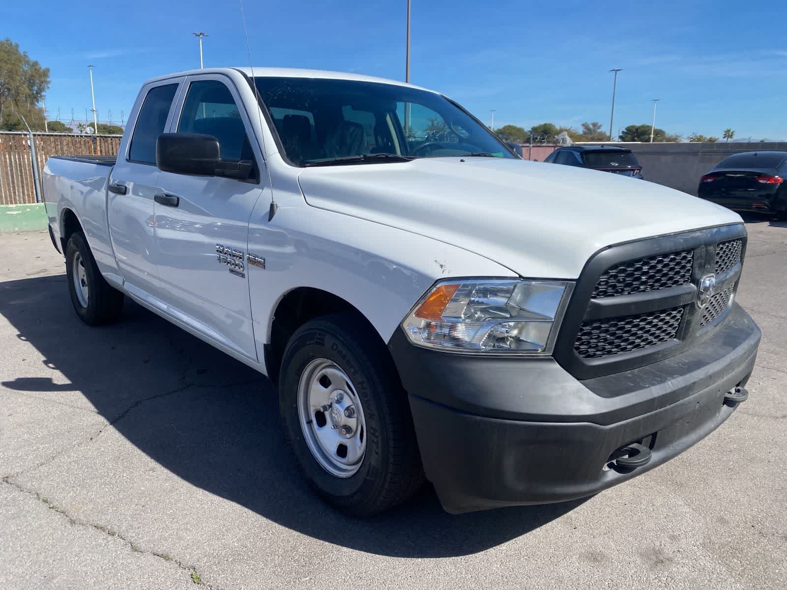 Thumbnail: 2020 RAM 1500 Classic - 4