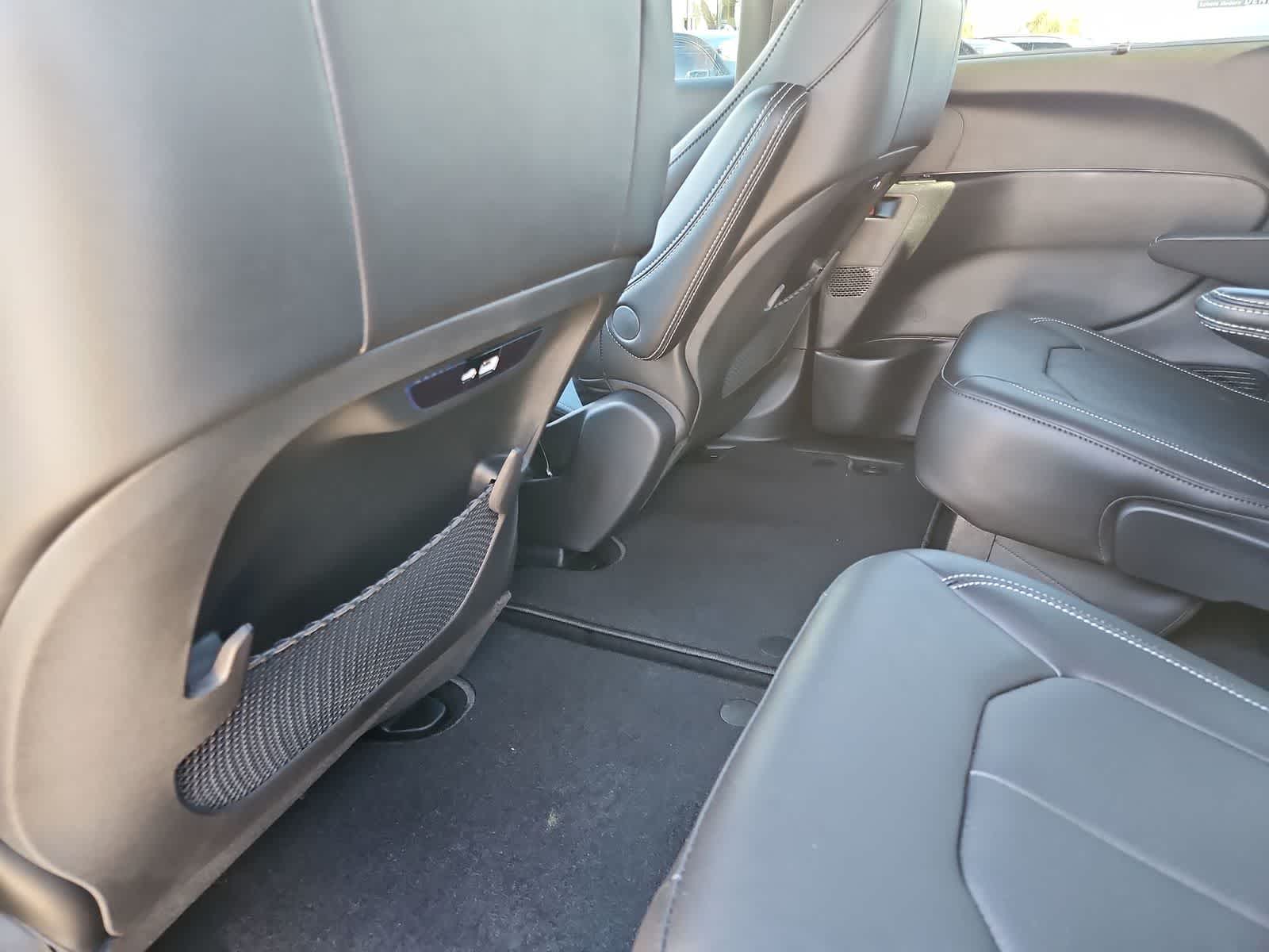 Thumbnail: 2026 Chrysler Pacifica - 18