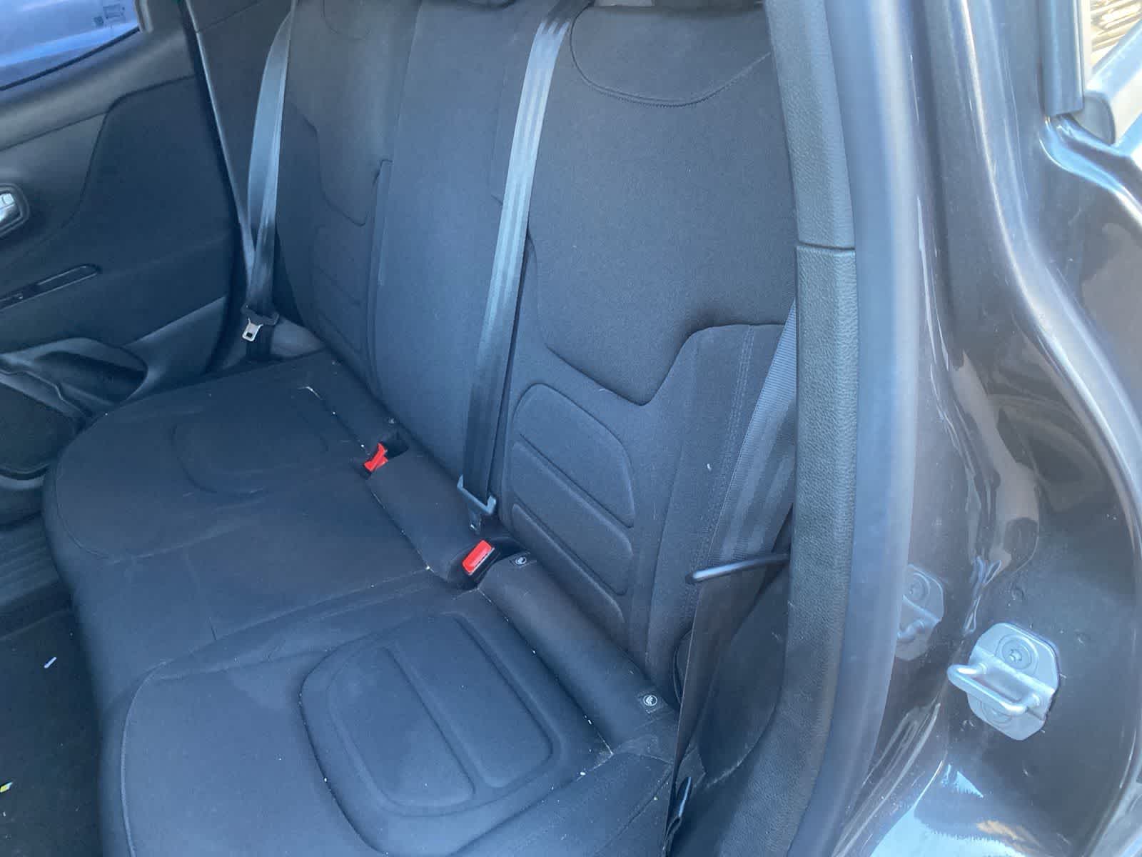 Thumbnail: 2019 Jeep Renegade - 11