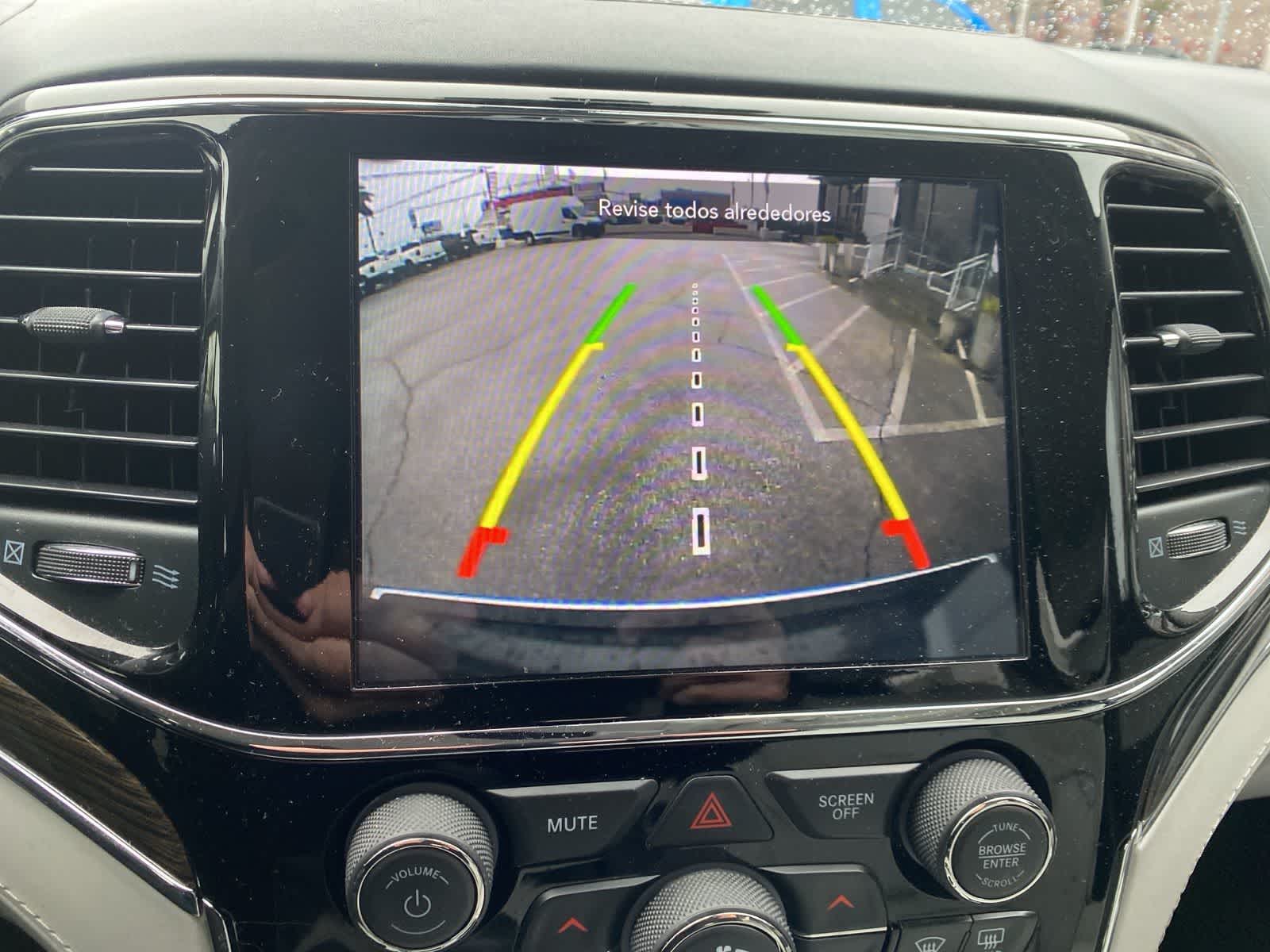 Thumbnail: 2020 Jeep Grand Cherokee - 15