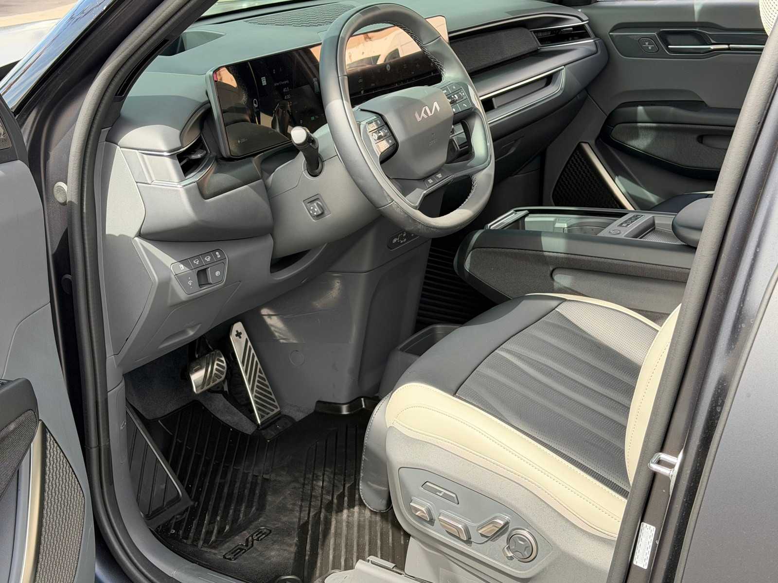 Thumbnail: 2026 Kia EV9 - 16