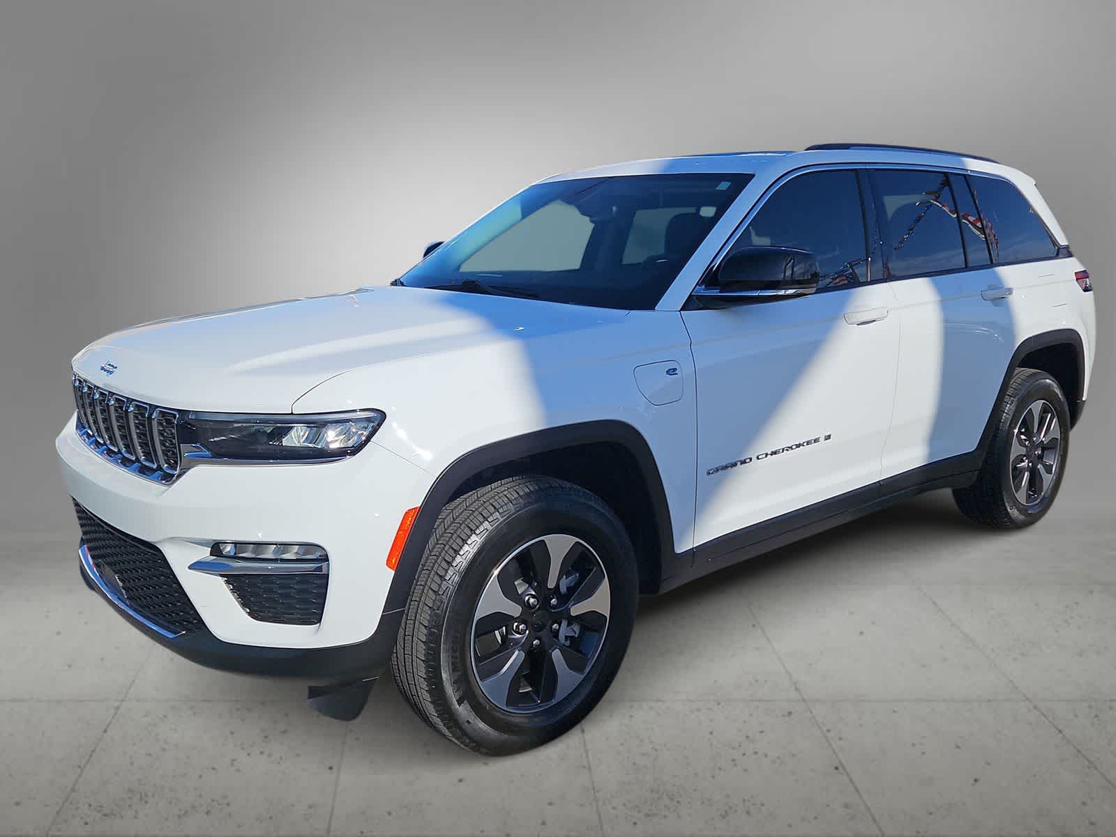 Thumbnail: 2022 Jeep Grand Cherokee - 5