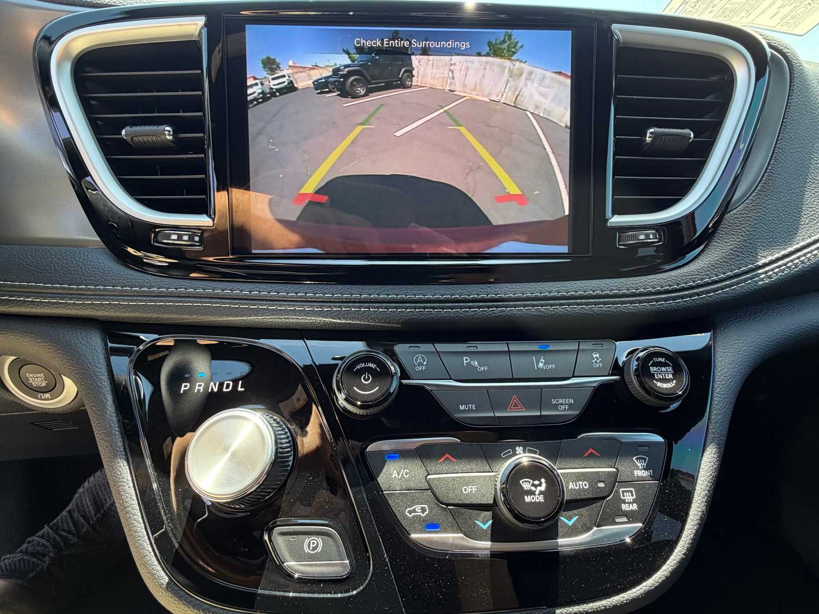 Thumbnail: 2026 Chrysler Pacifica - 32