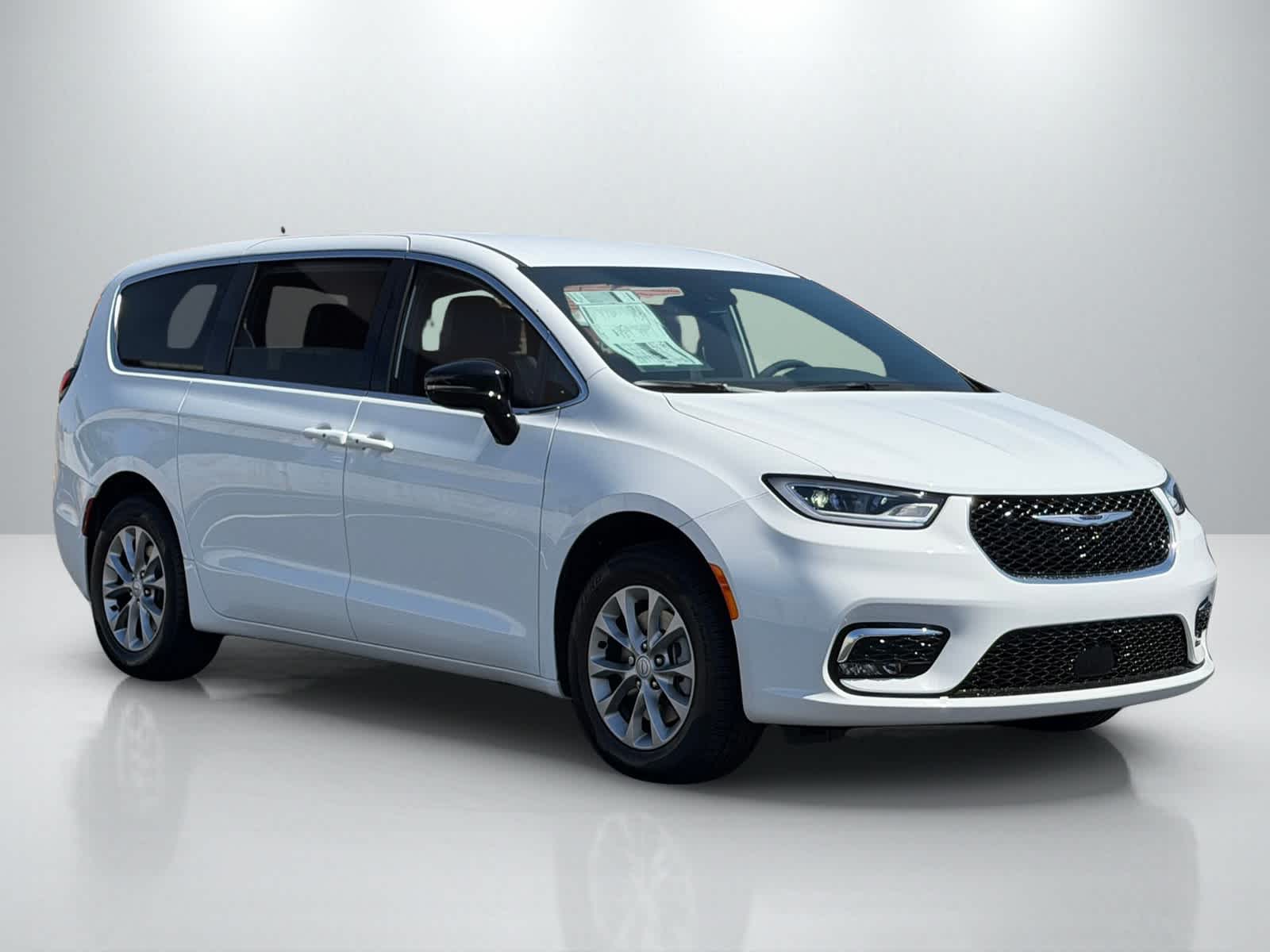 Thumbnail: 2026 Chrysler Pacifica - 10