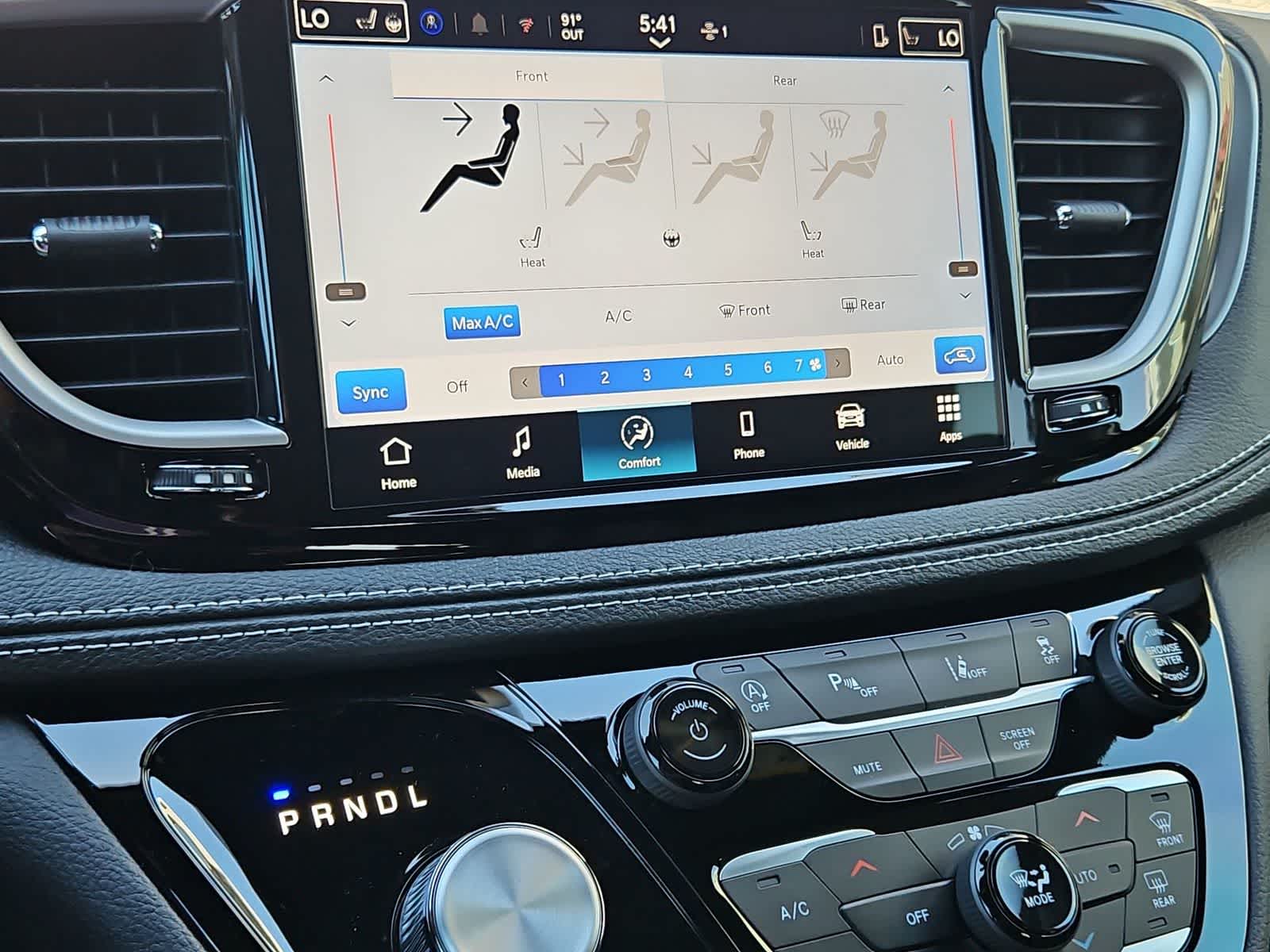 Thumbnail: 2026 Chrysler Pacifica - 27