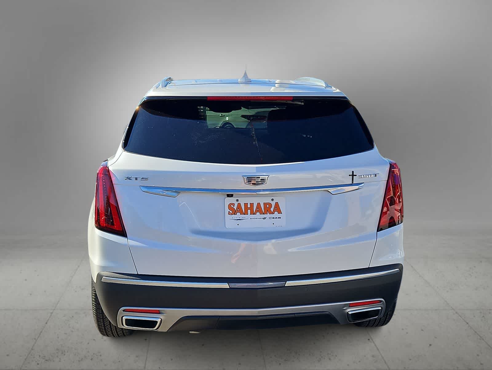 Thumbnail: 2023 Cadillac XT5 - 8