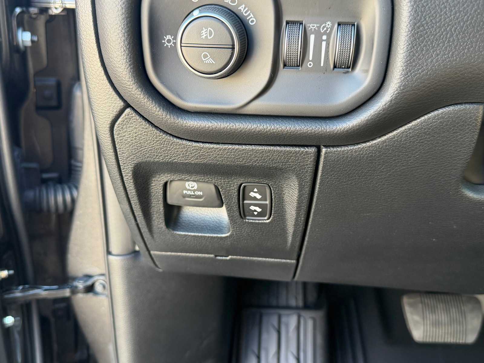 Thumbnail: 2026 RAM 1500 - 31